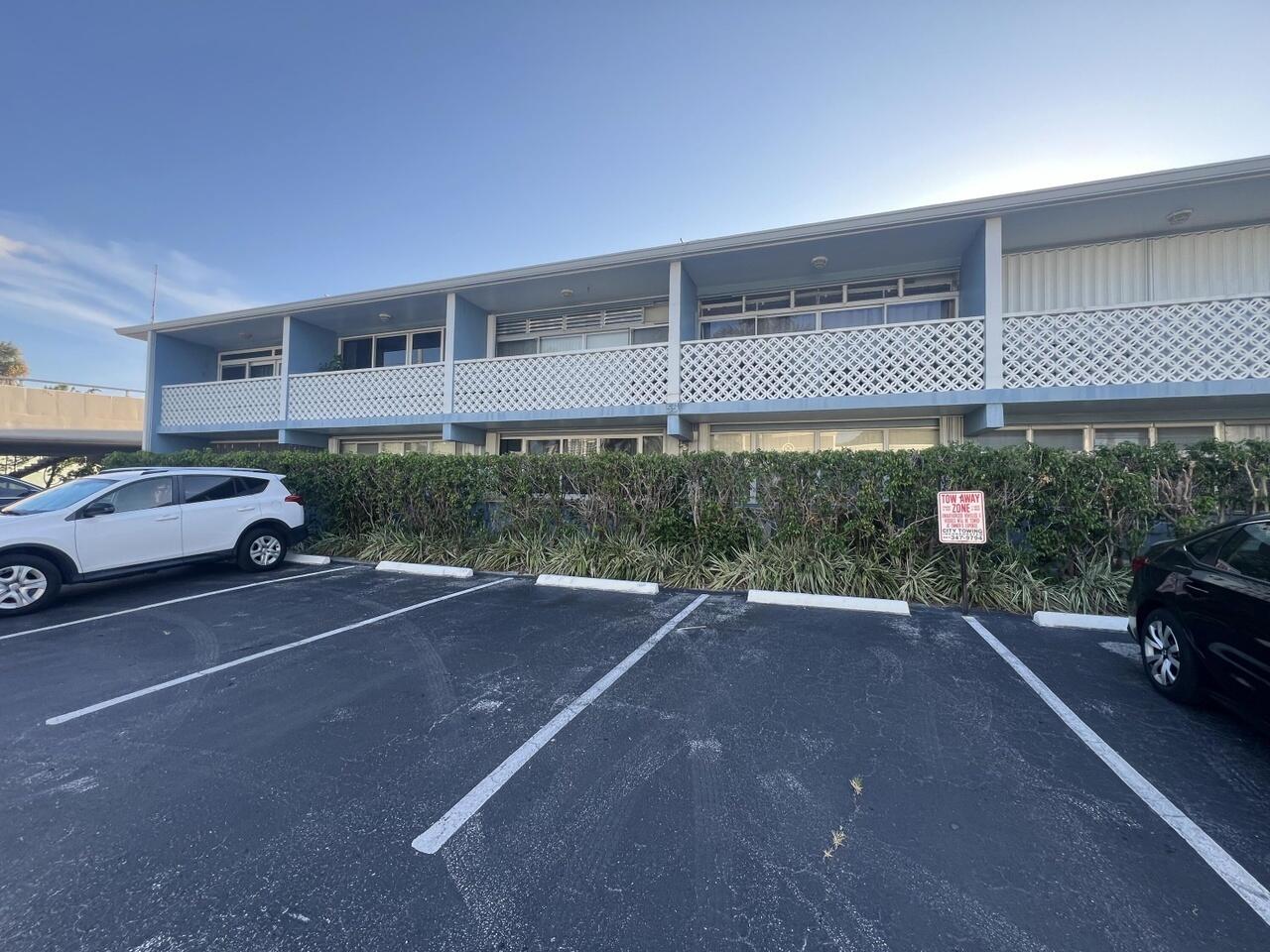 INTRACOASTAL CONDO - Residential Lease