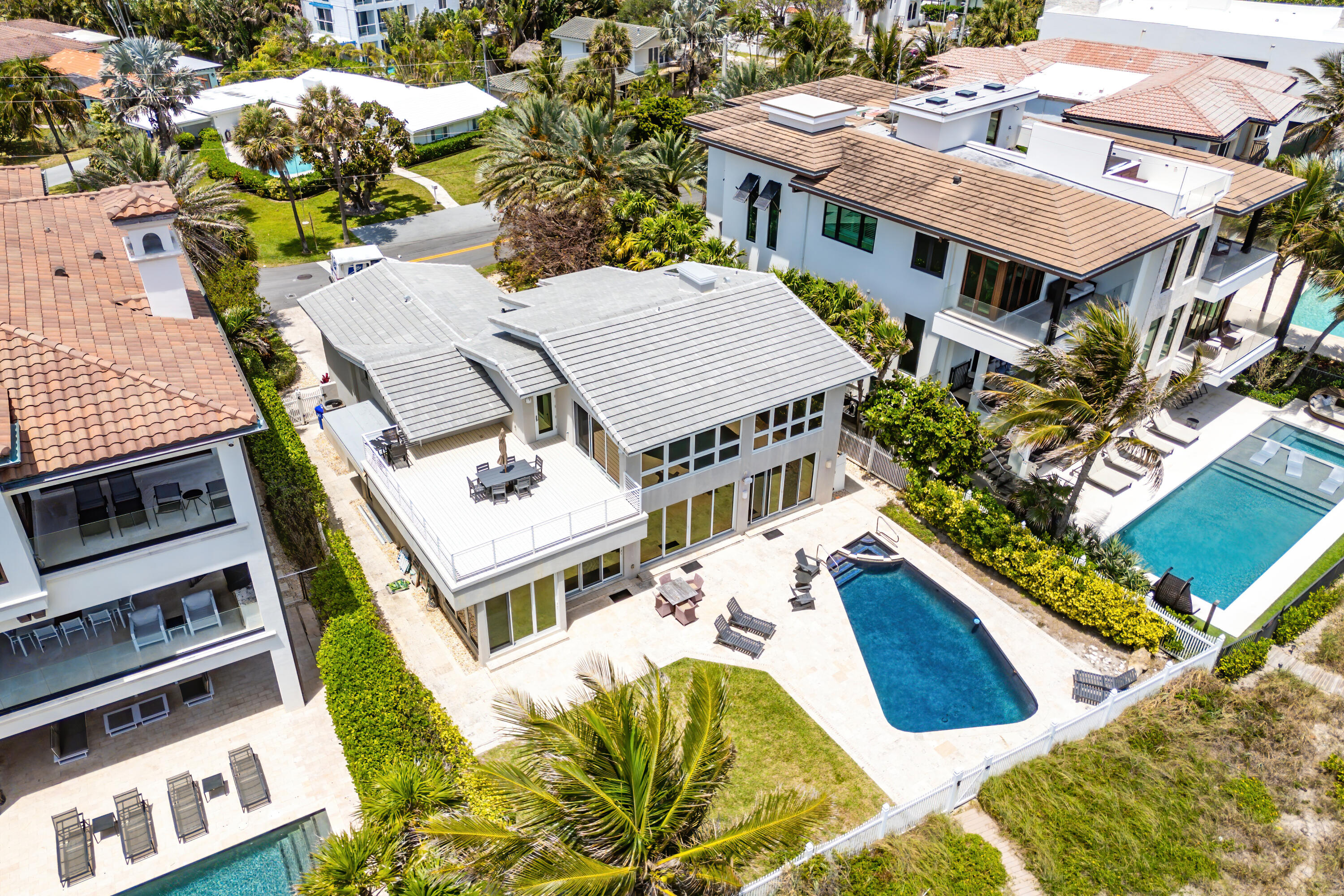 HILLSBORO SHORES - Residential