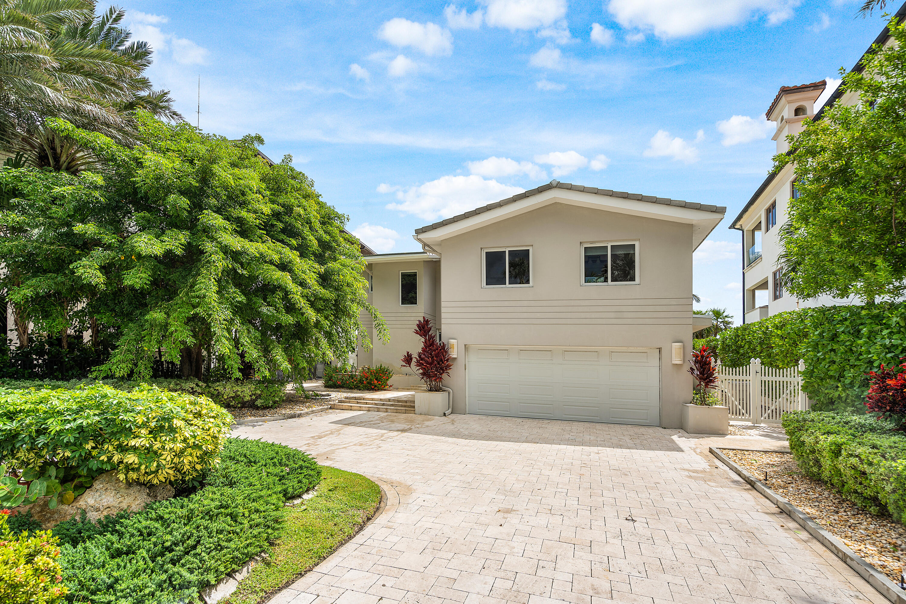 HILLSBORO SHORES - Residential