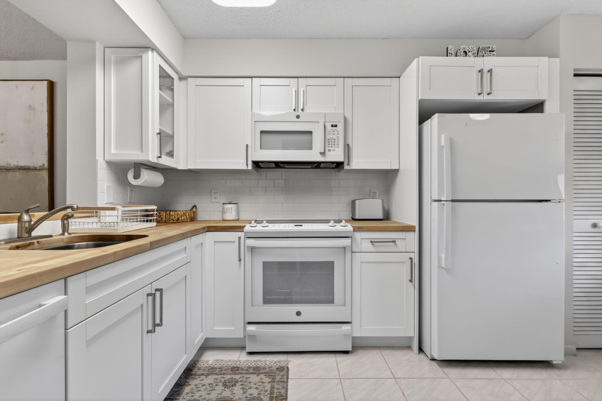HUNTINGTON POINTE - Residential