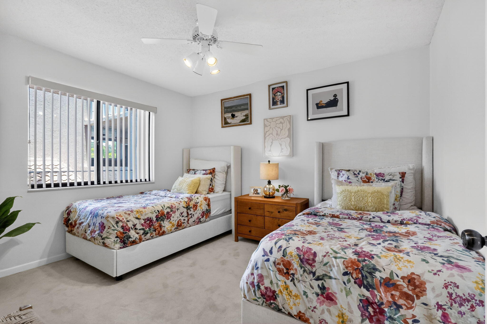 HUNTINGTON POINTE - Residential