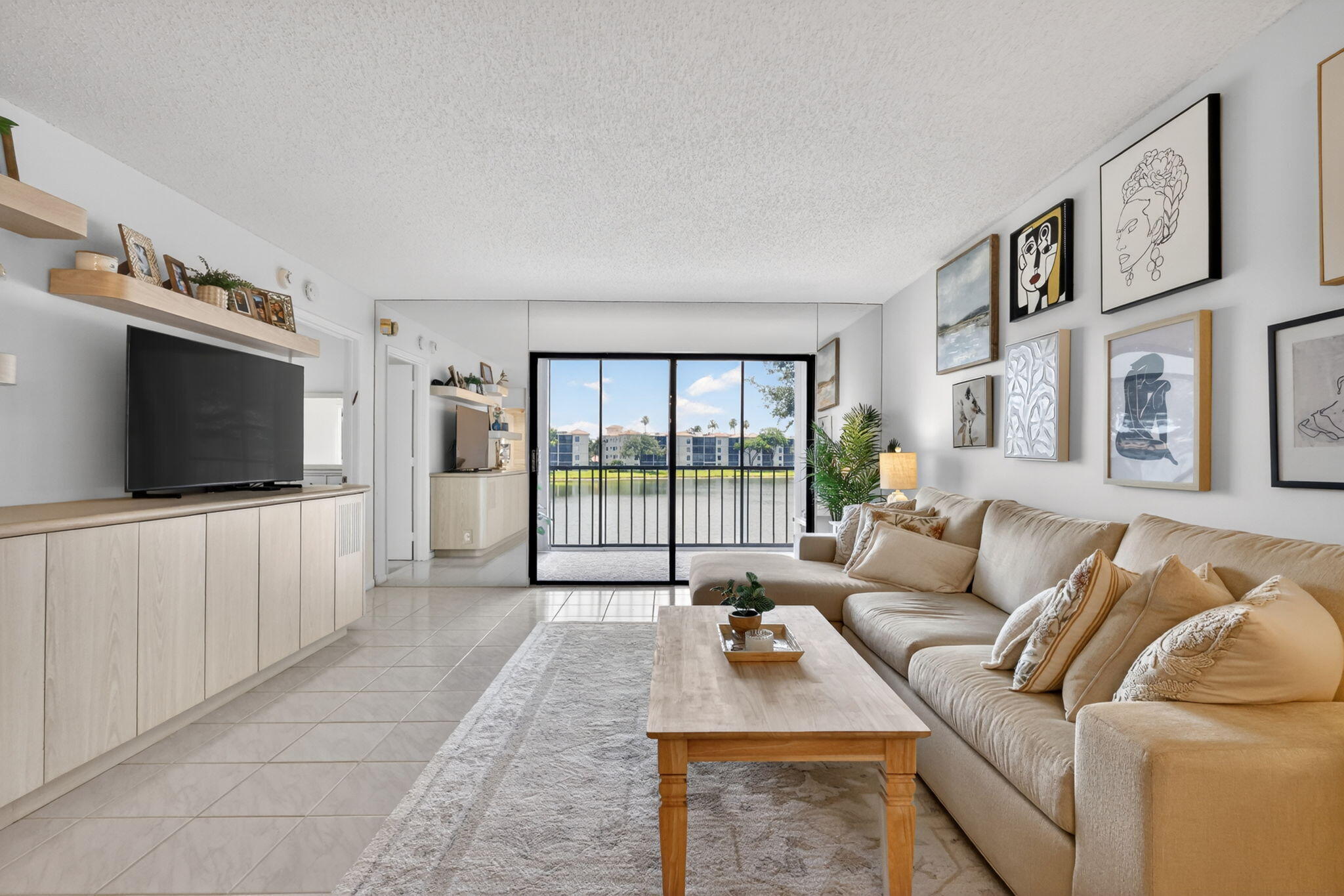 HUNTINGTON POINTE - Residential