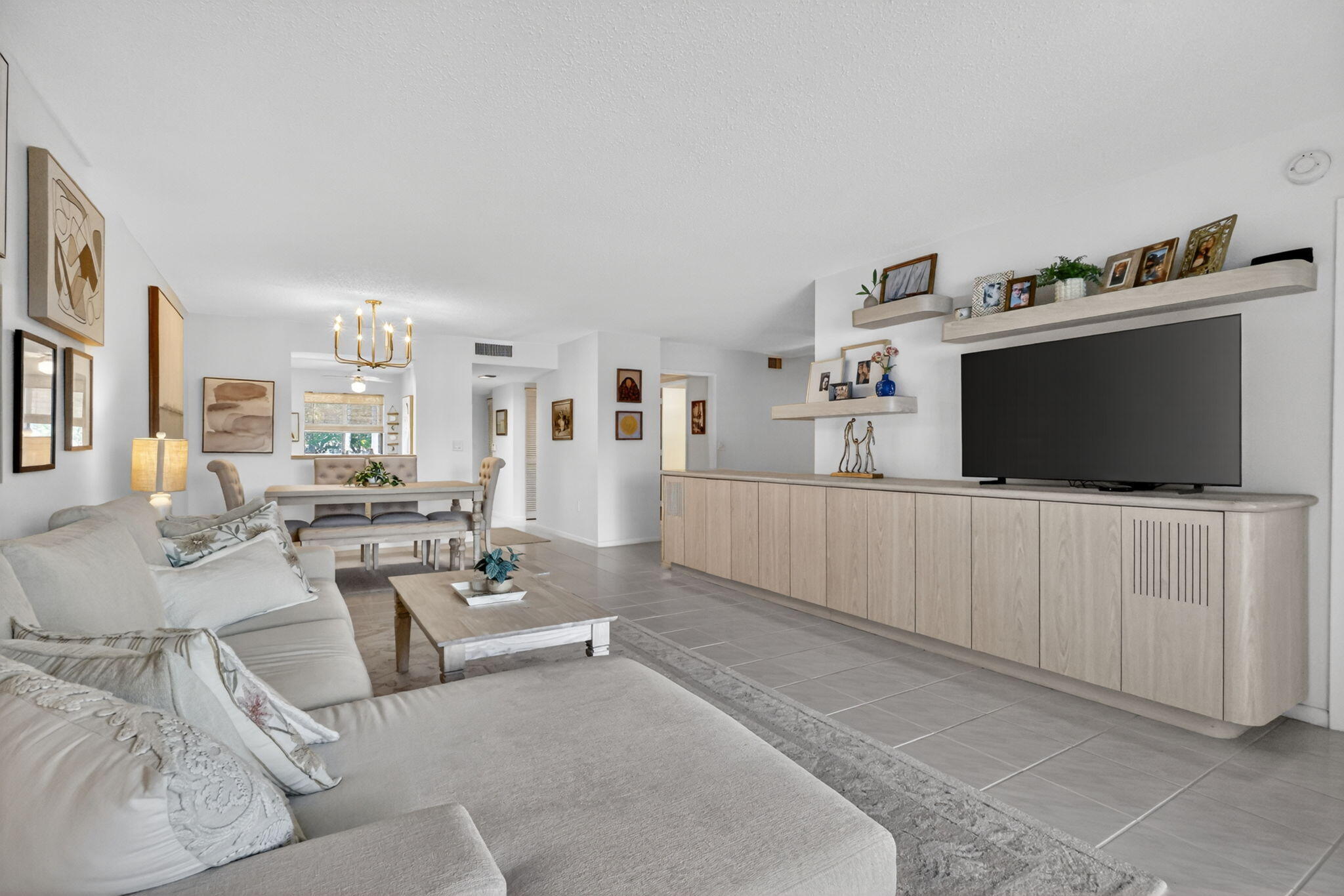 HUNTINGTON POINTE - Residential