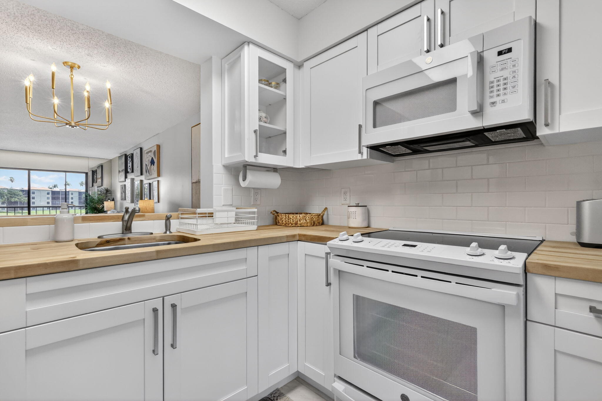 HUNTINGTON POINTE - Residential