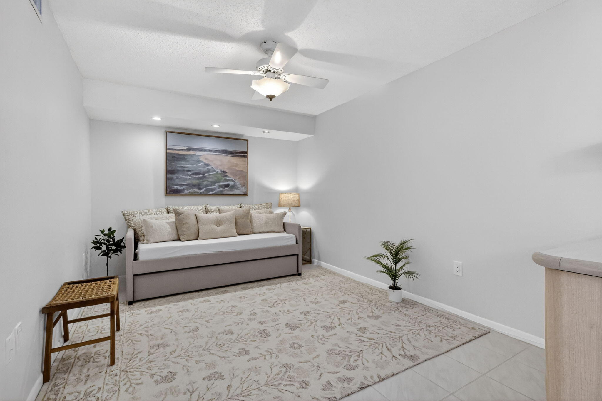 HUNTINGTON POINTE - Residential