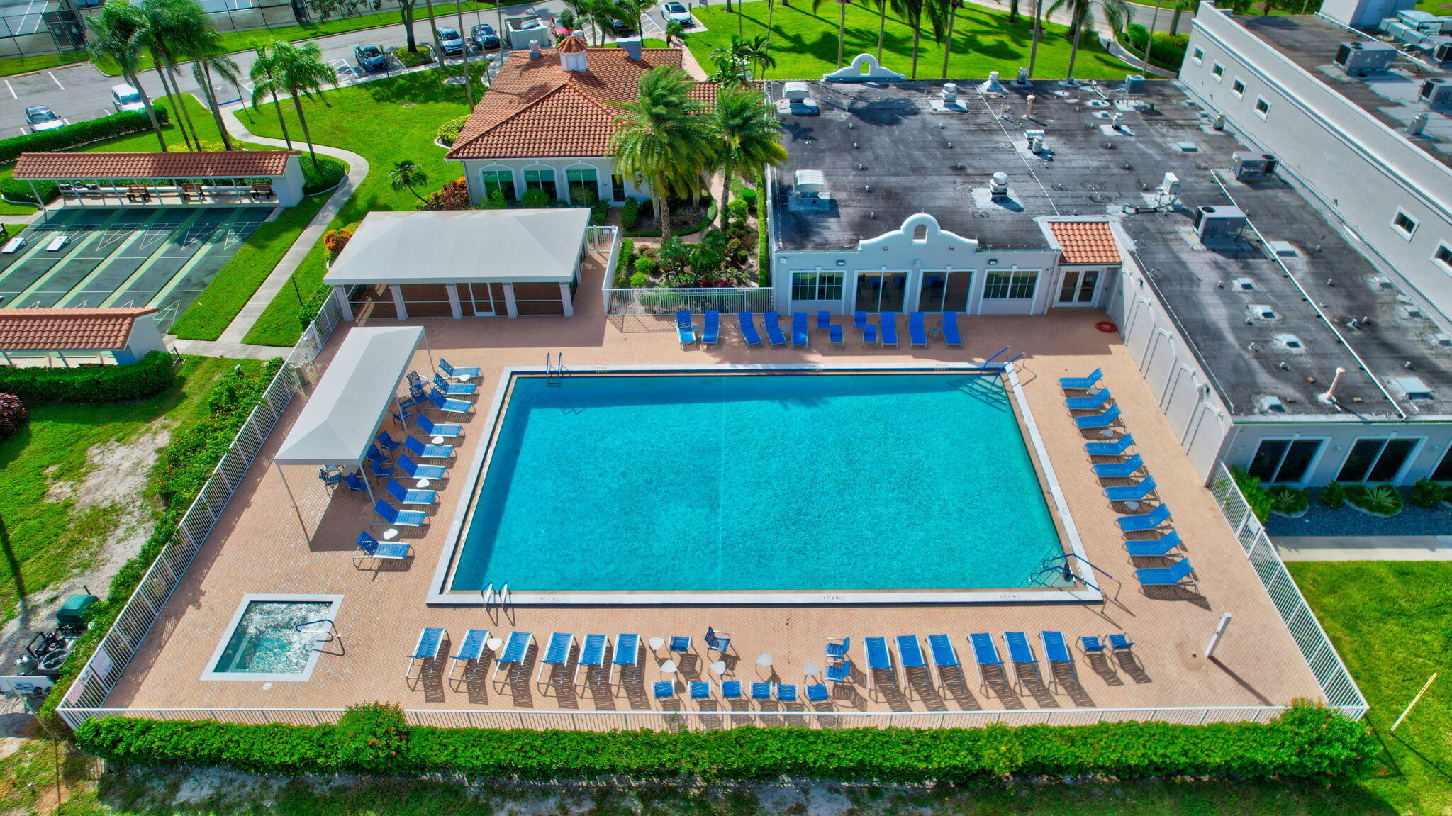 HUNTINGTON POINTE - Residential