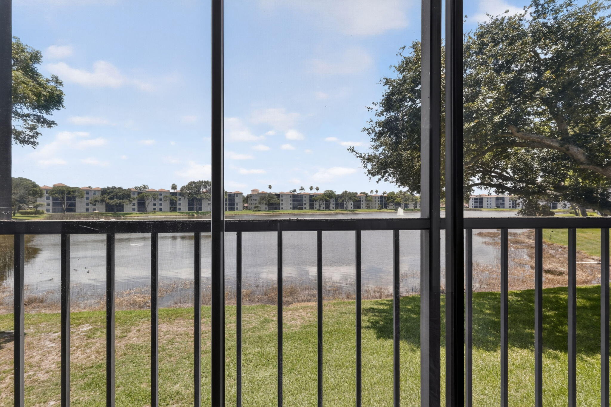 HUNTINGTON POINTE - Residential