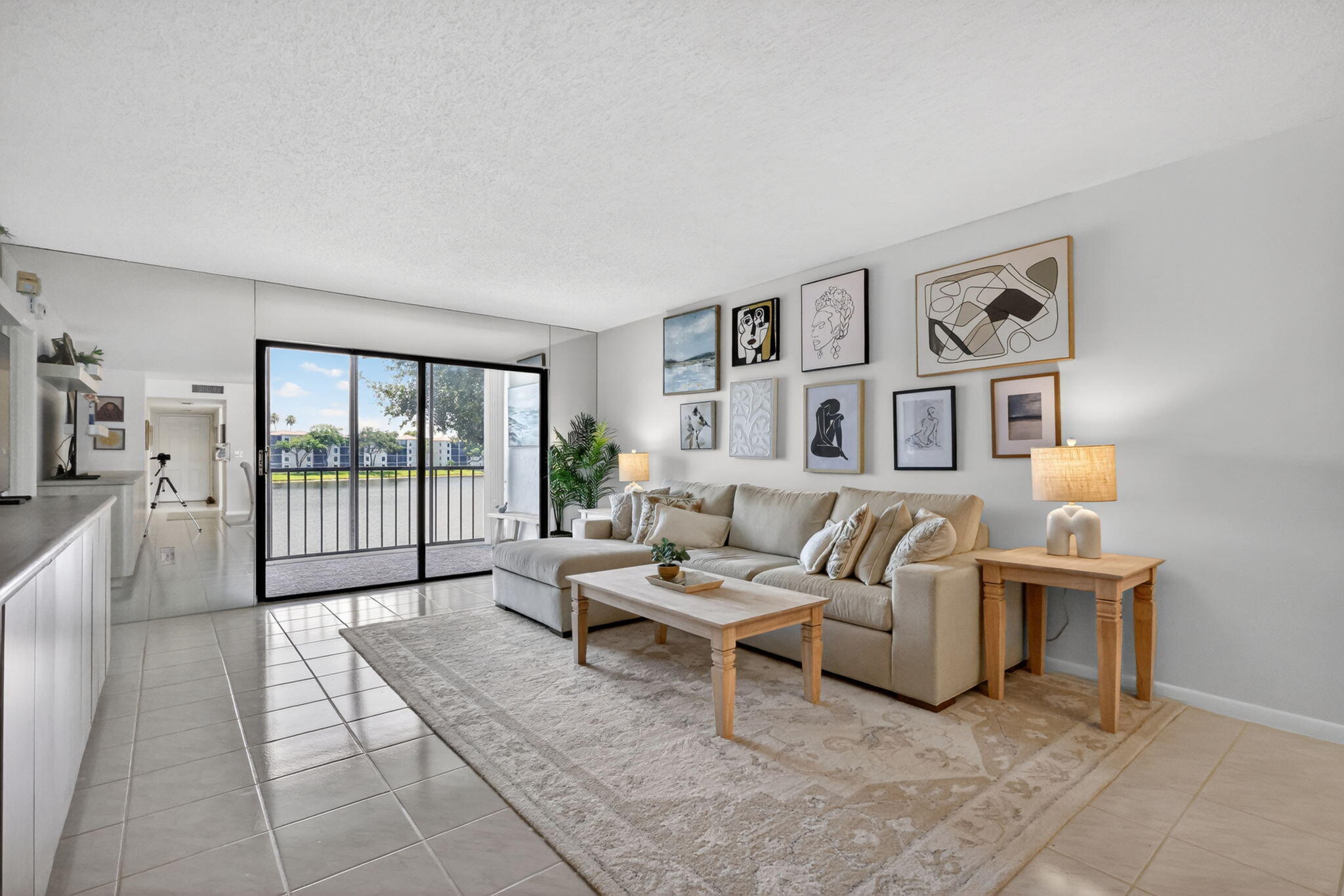 HUNTINGTON POINTE - Residential