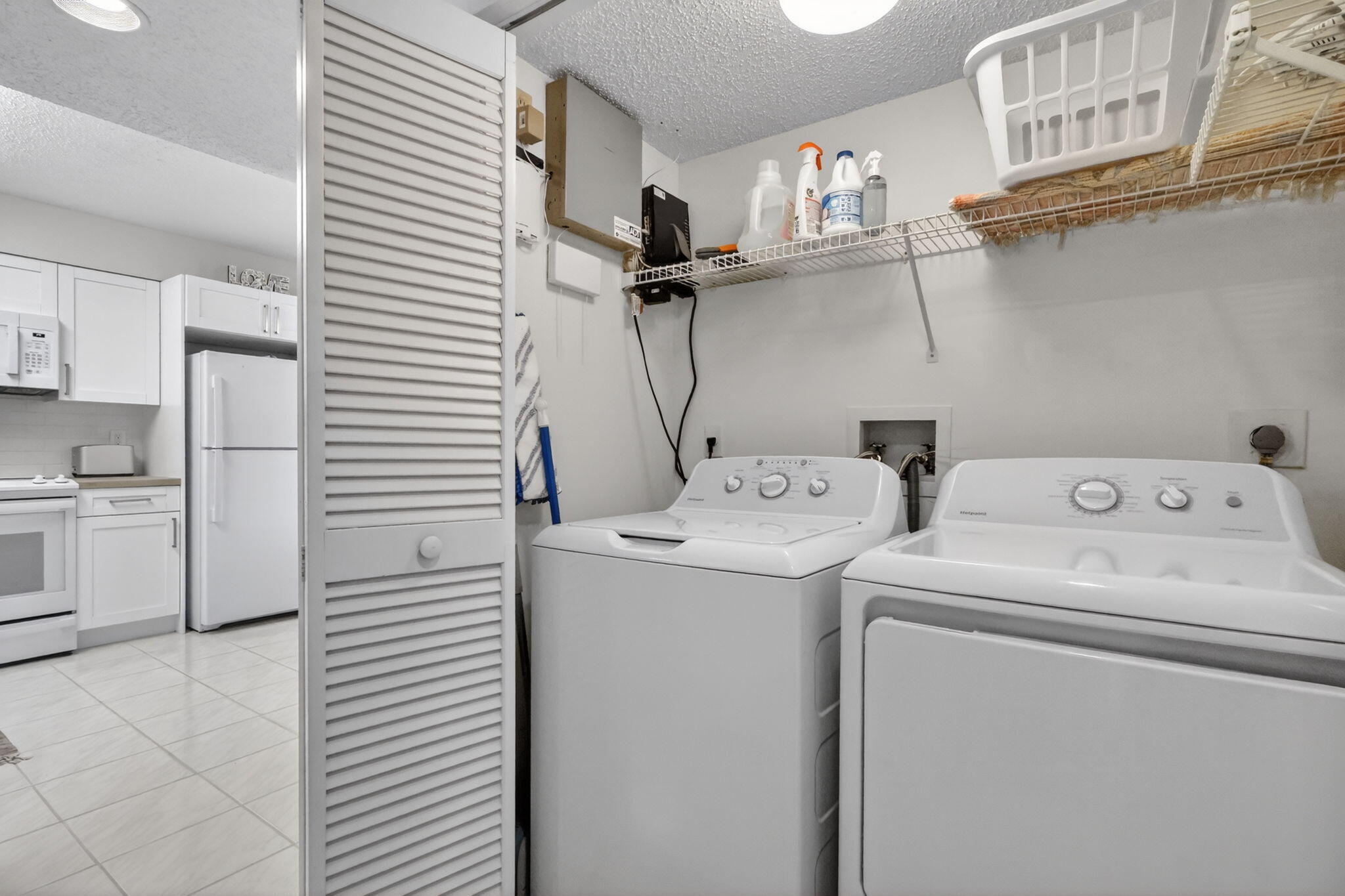 HUNTINGTON POINTE - Residential