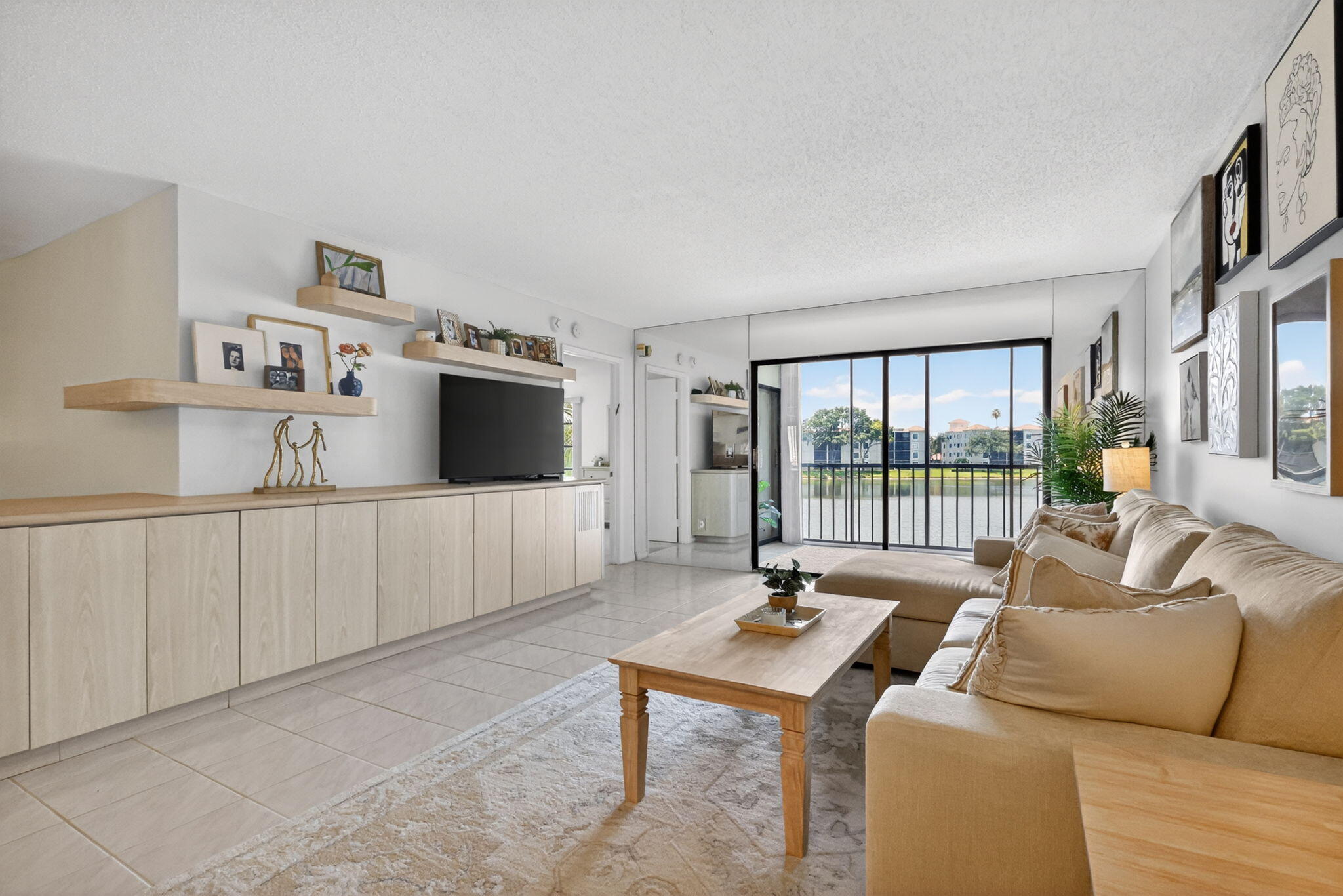 HUNTINGTON POINTE - Residential