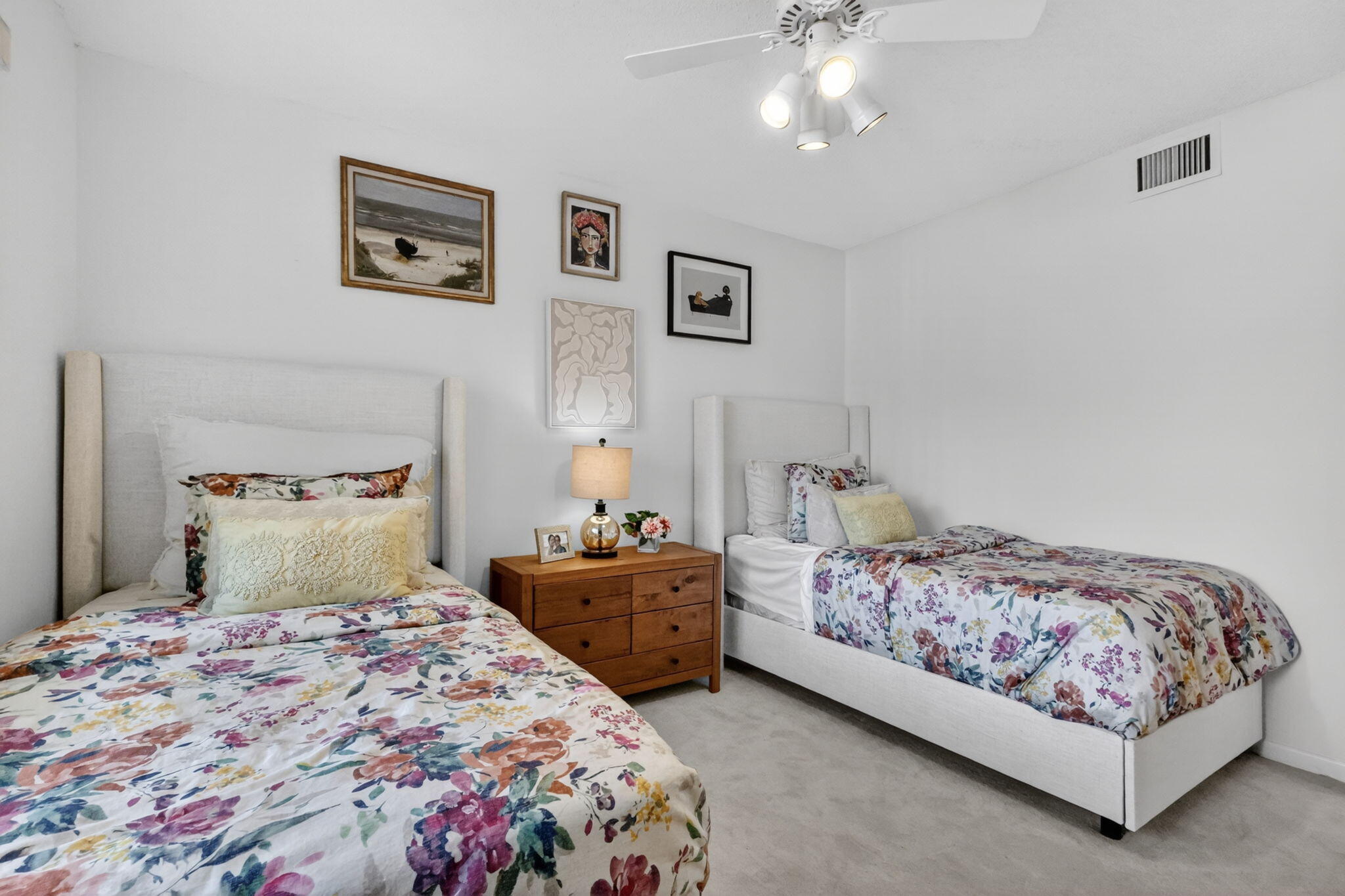 HUNTINGTON POINTE - Residential