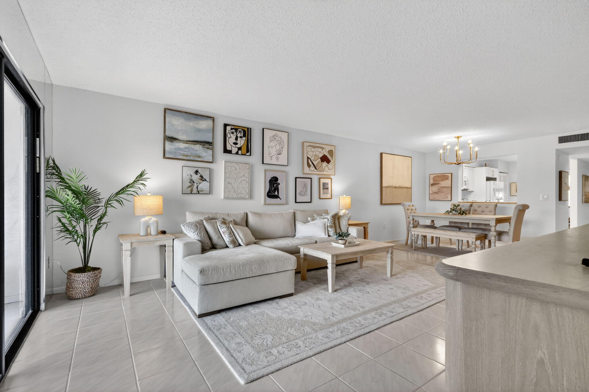 HUNTINGTON POINTE - Residential