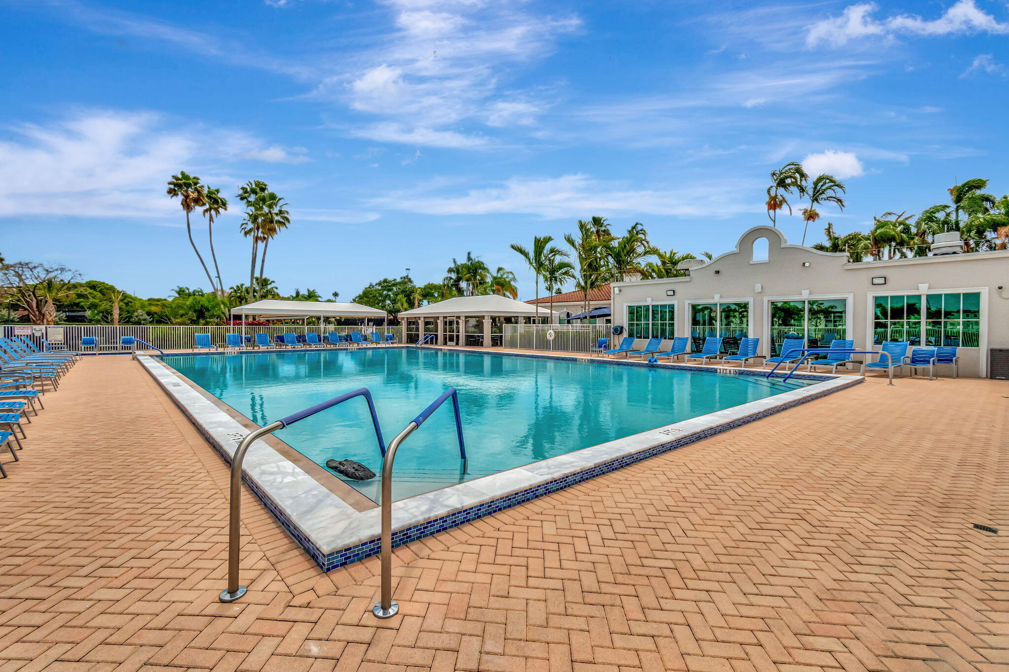 HUNTINGTON POINTE - Residential