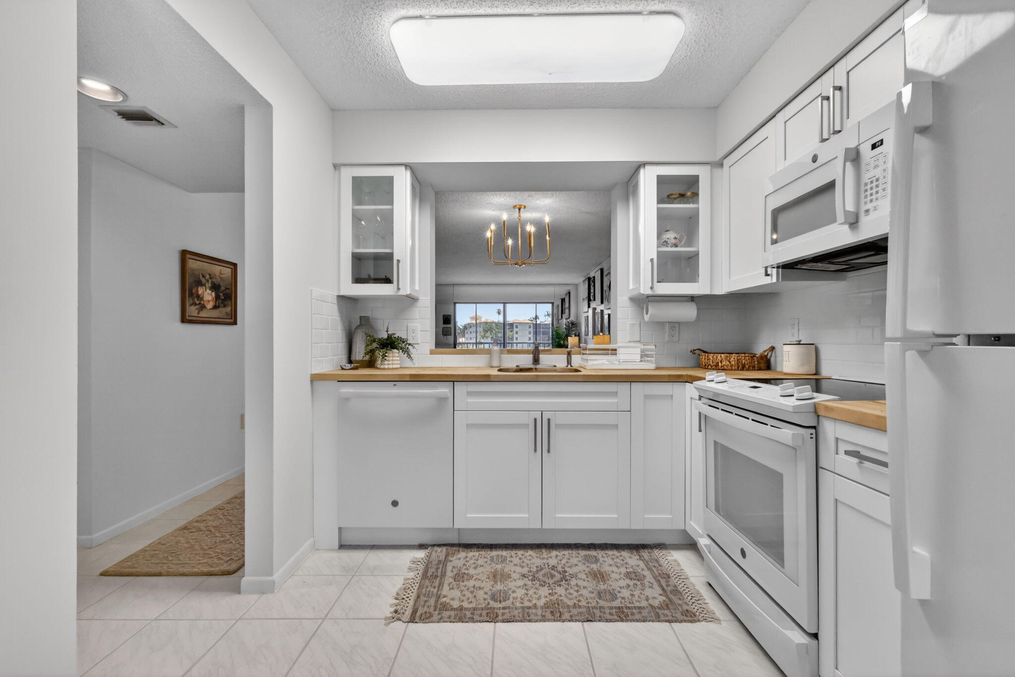 HUNTINGTON POINTE - Residential