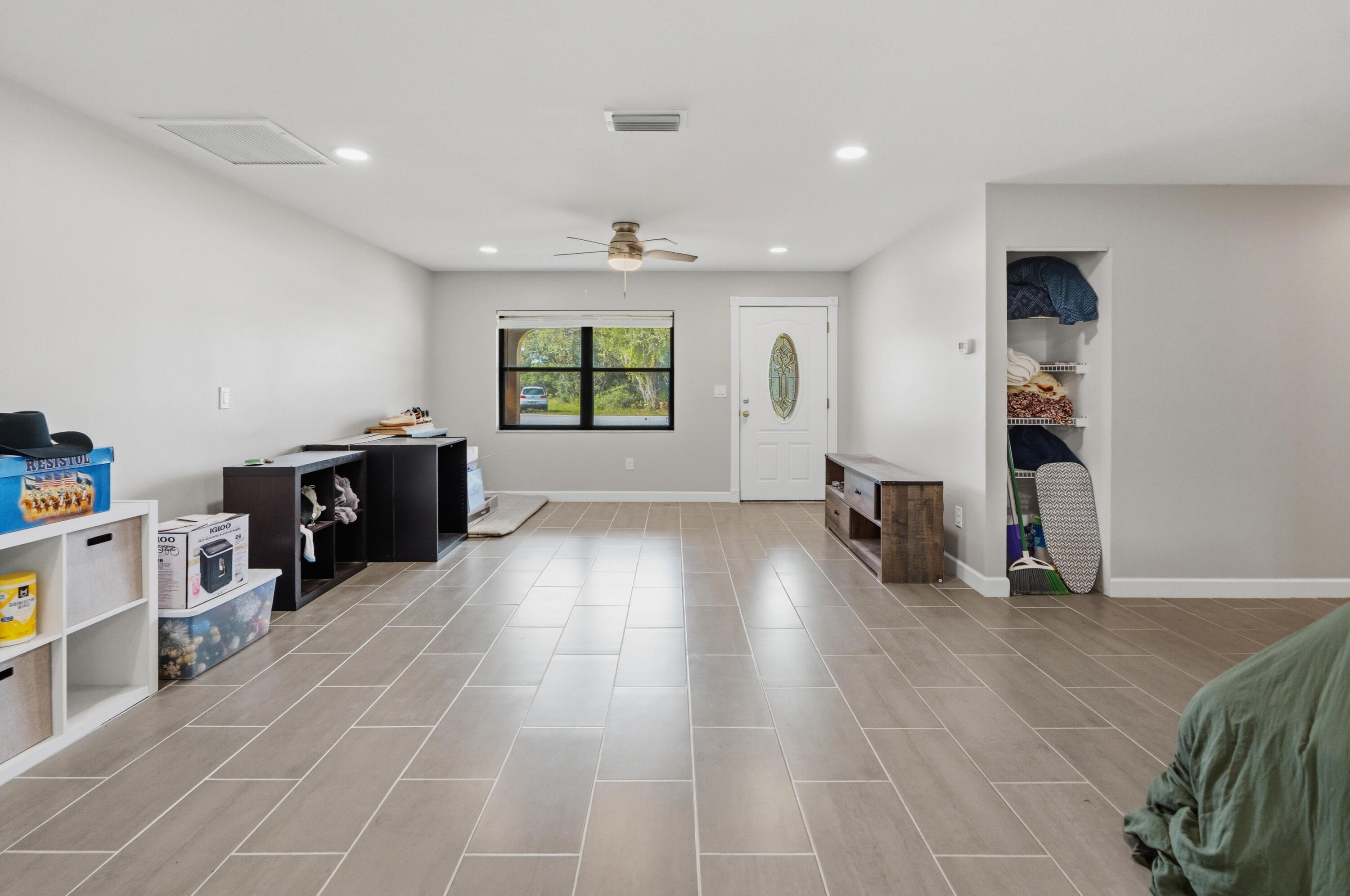AVON PARK LAKES - Residential