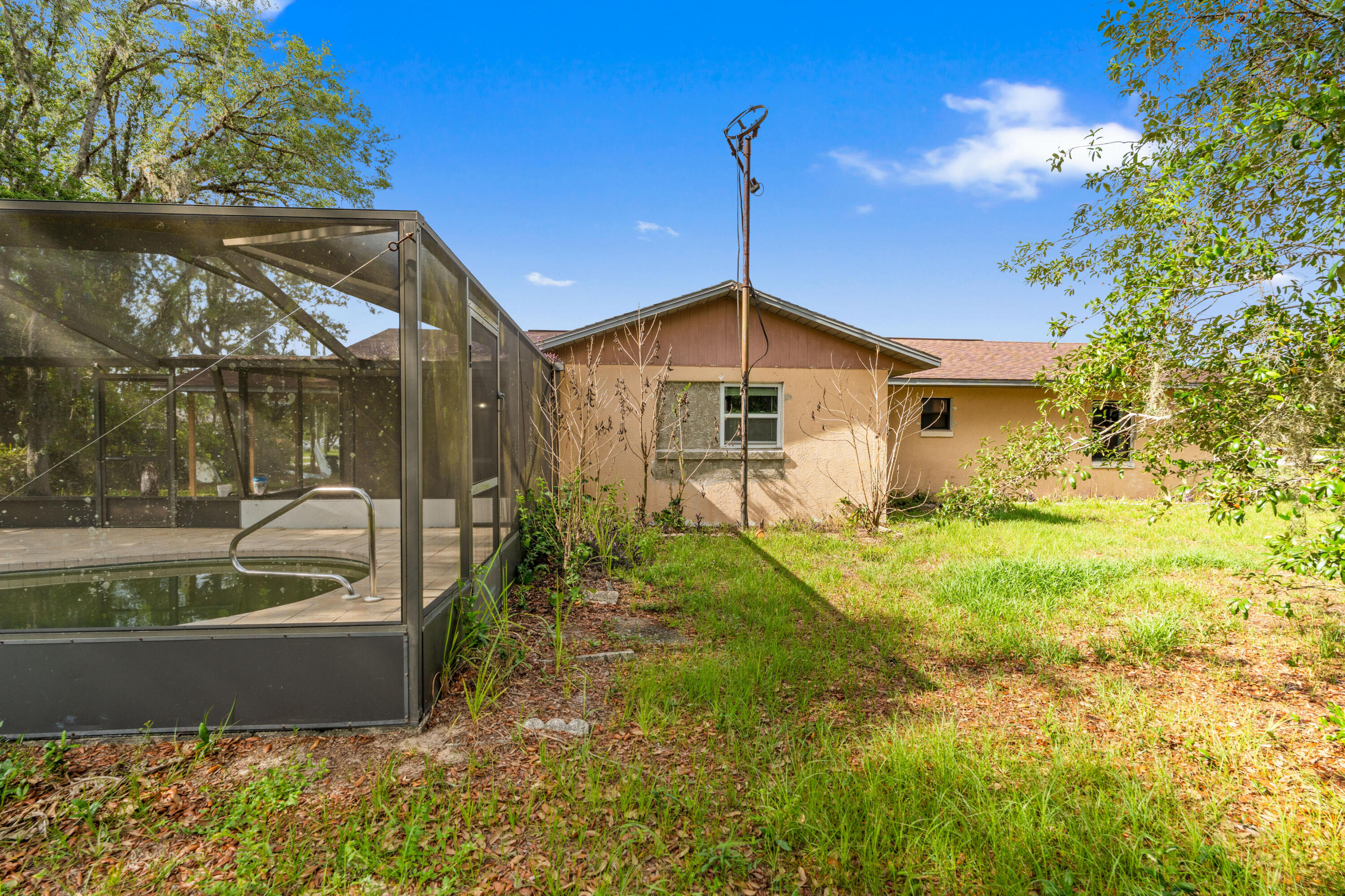 AVON PARK LAKES - Residential