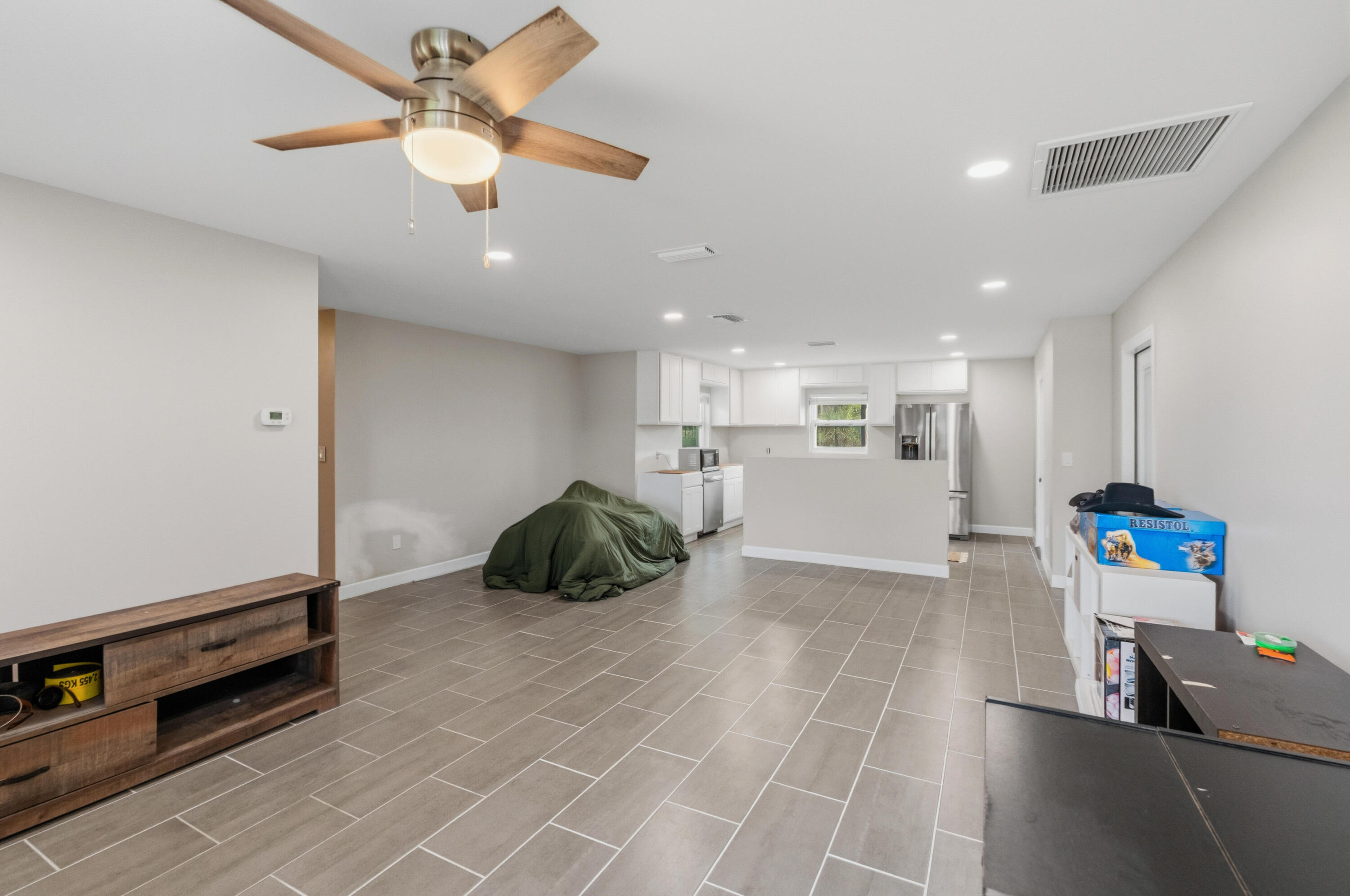 AVON PARK LAKES - Residential