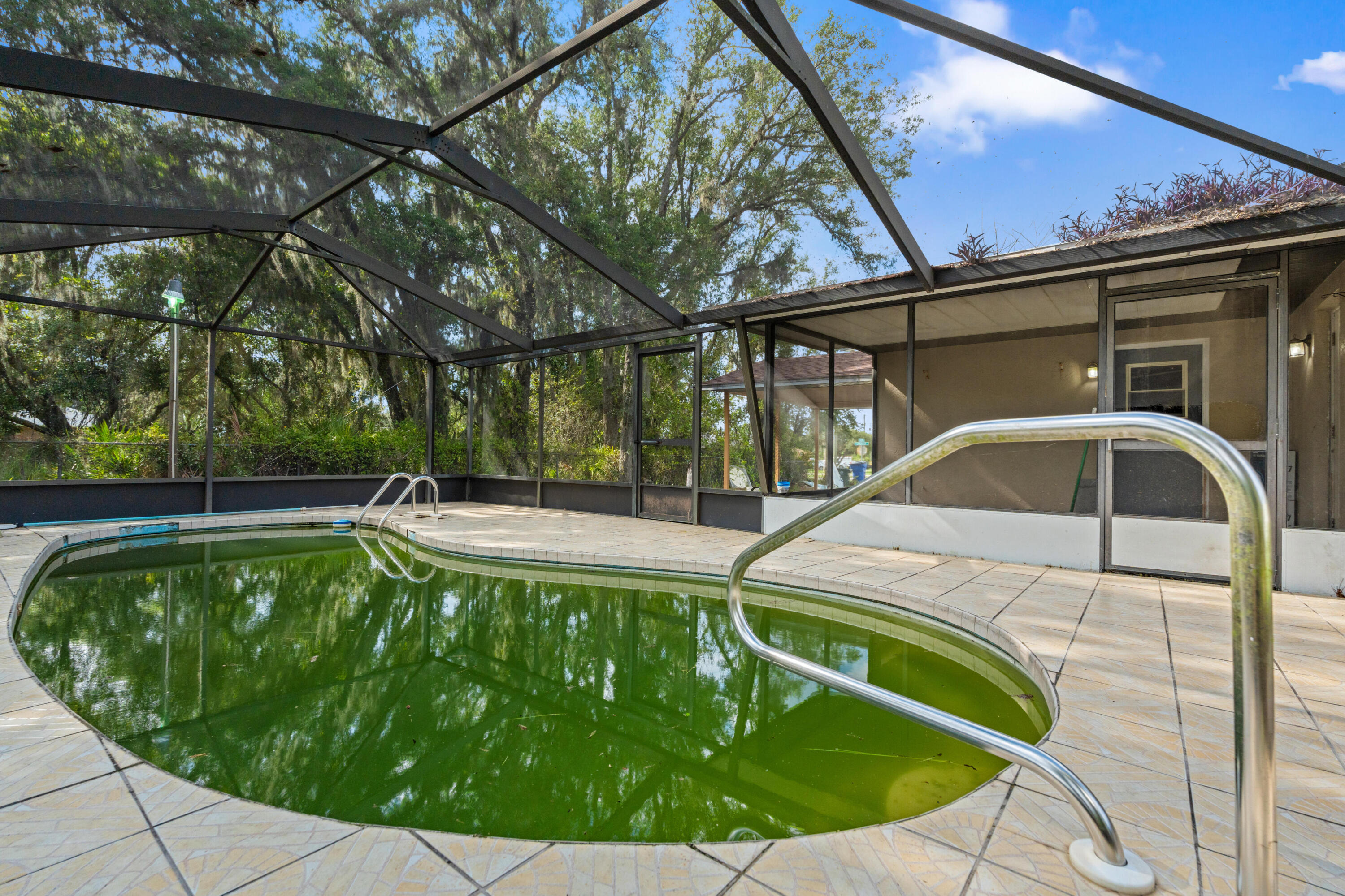 AVON PARK LAKES - Residential