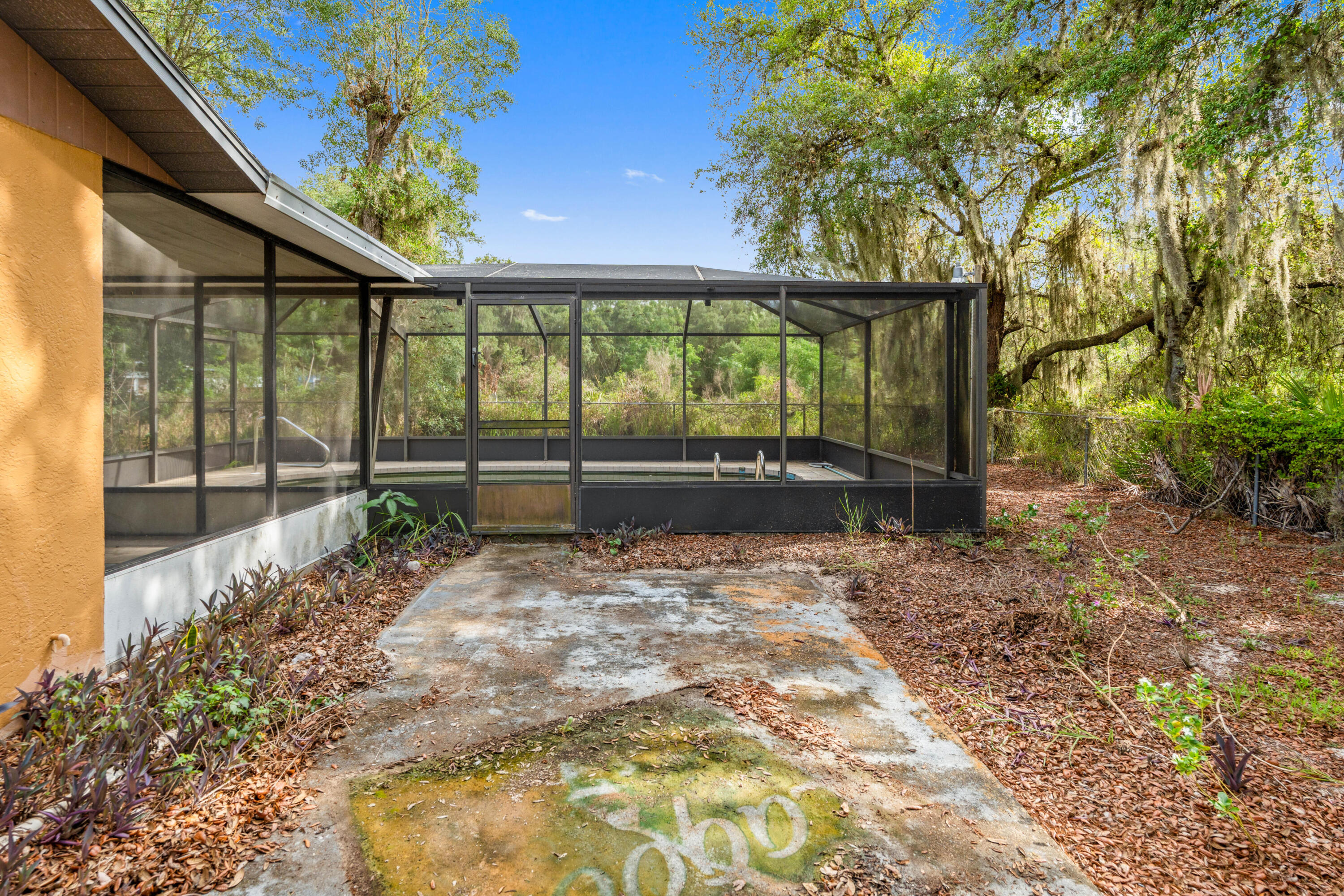 AVON PARK LAKES - Residential