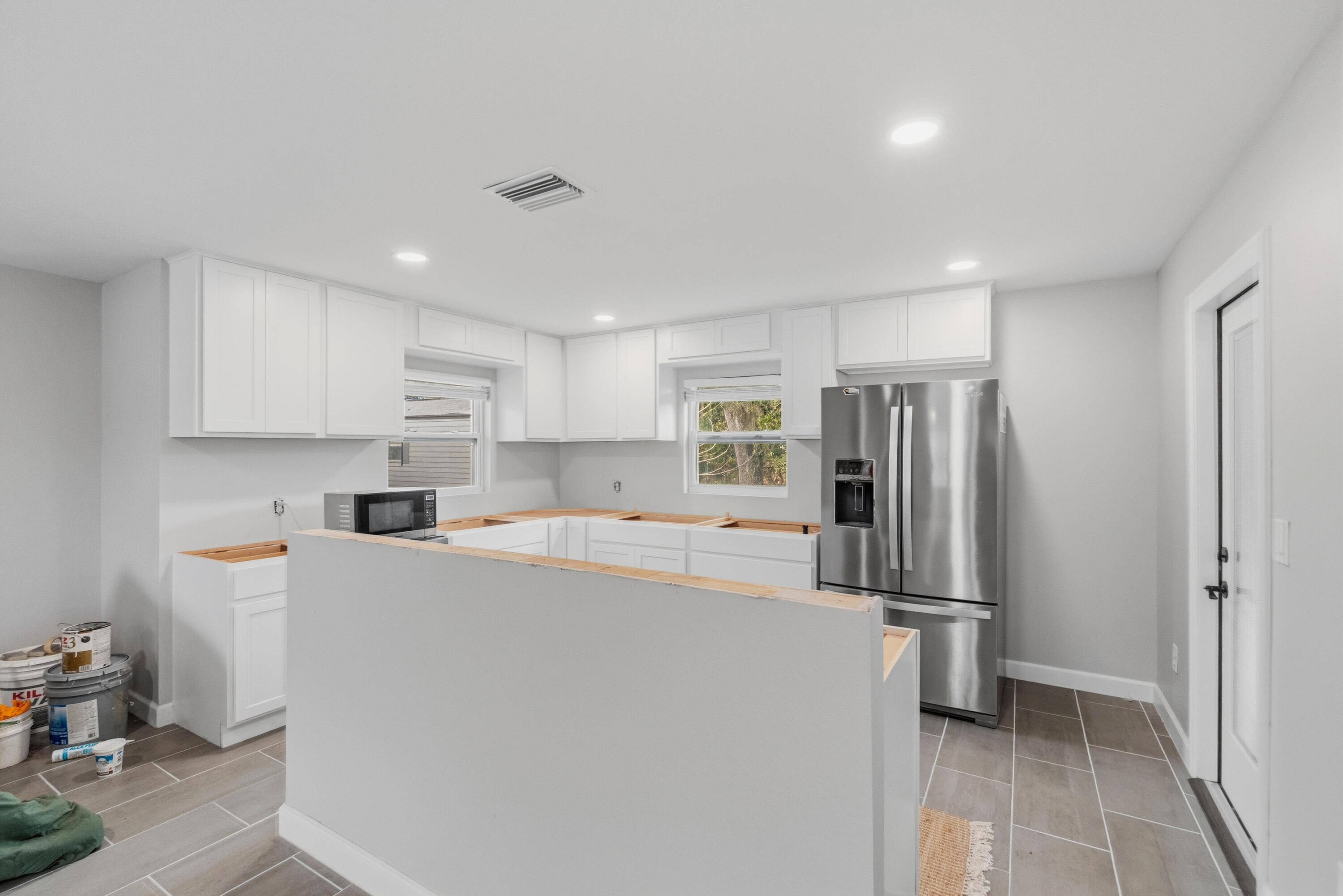 AVON PARK LAKES - Residential