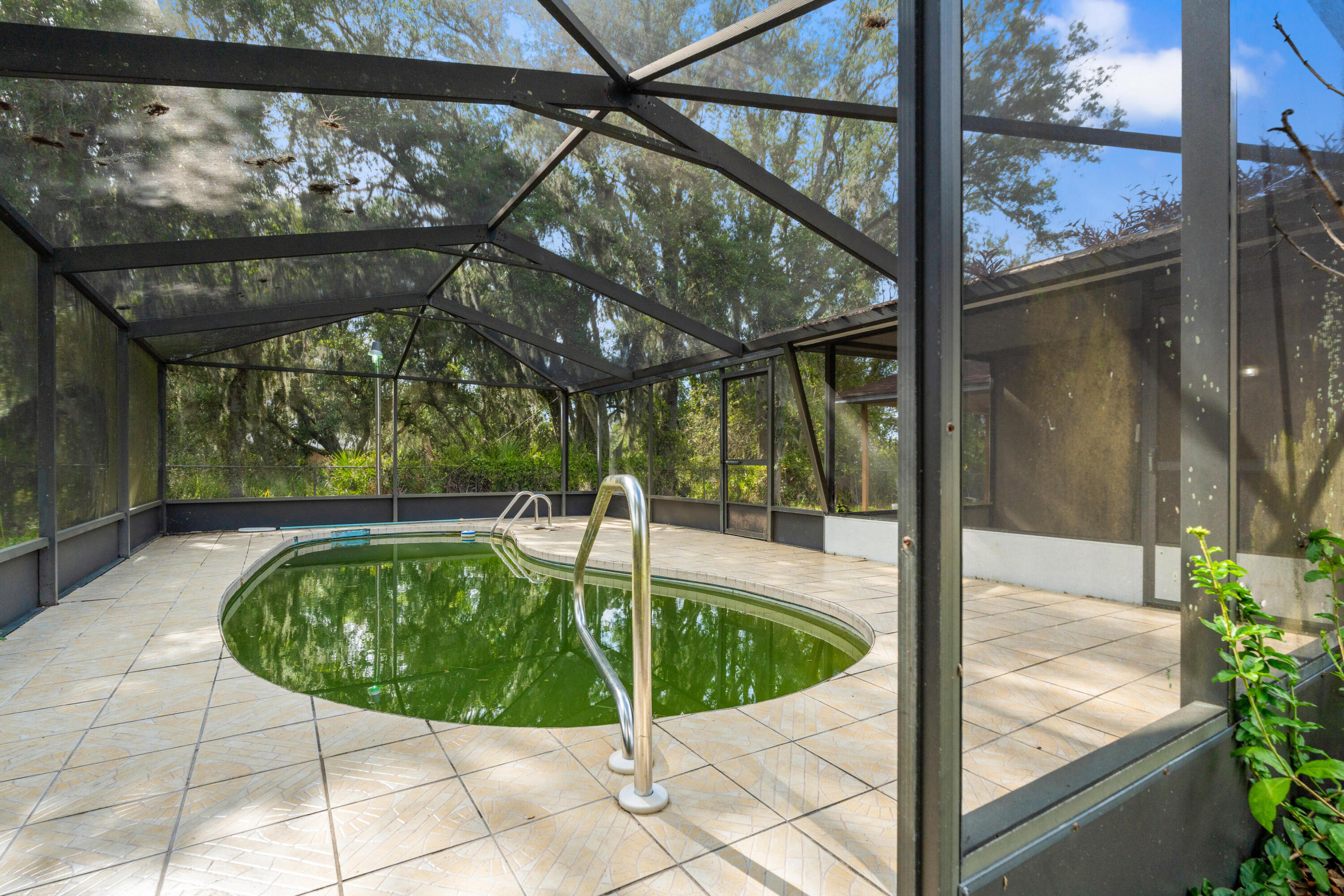 AVON PARK LAKES - Residential