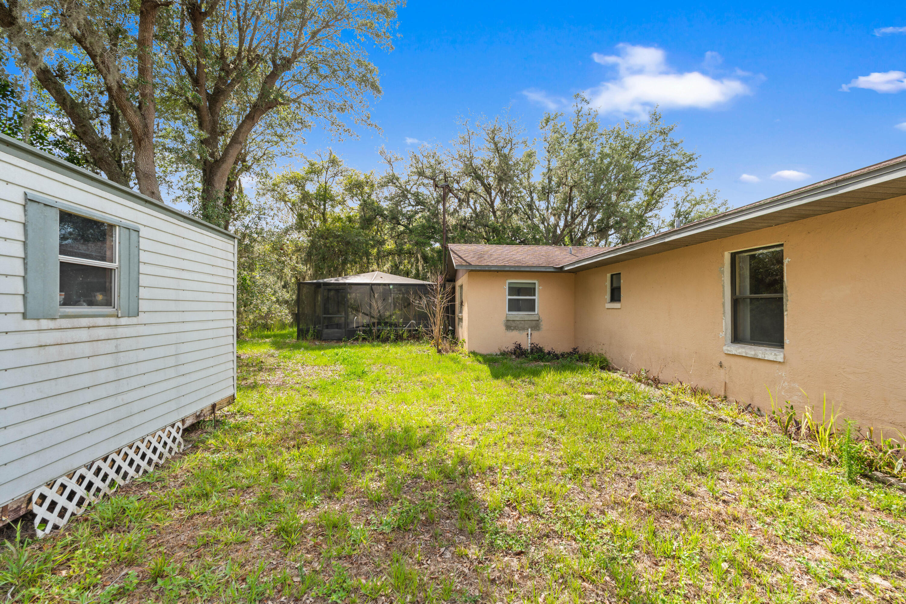 AVON PARK LAKES - Residential