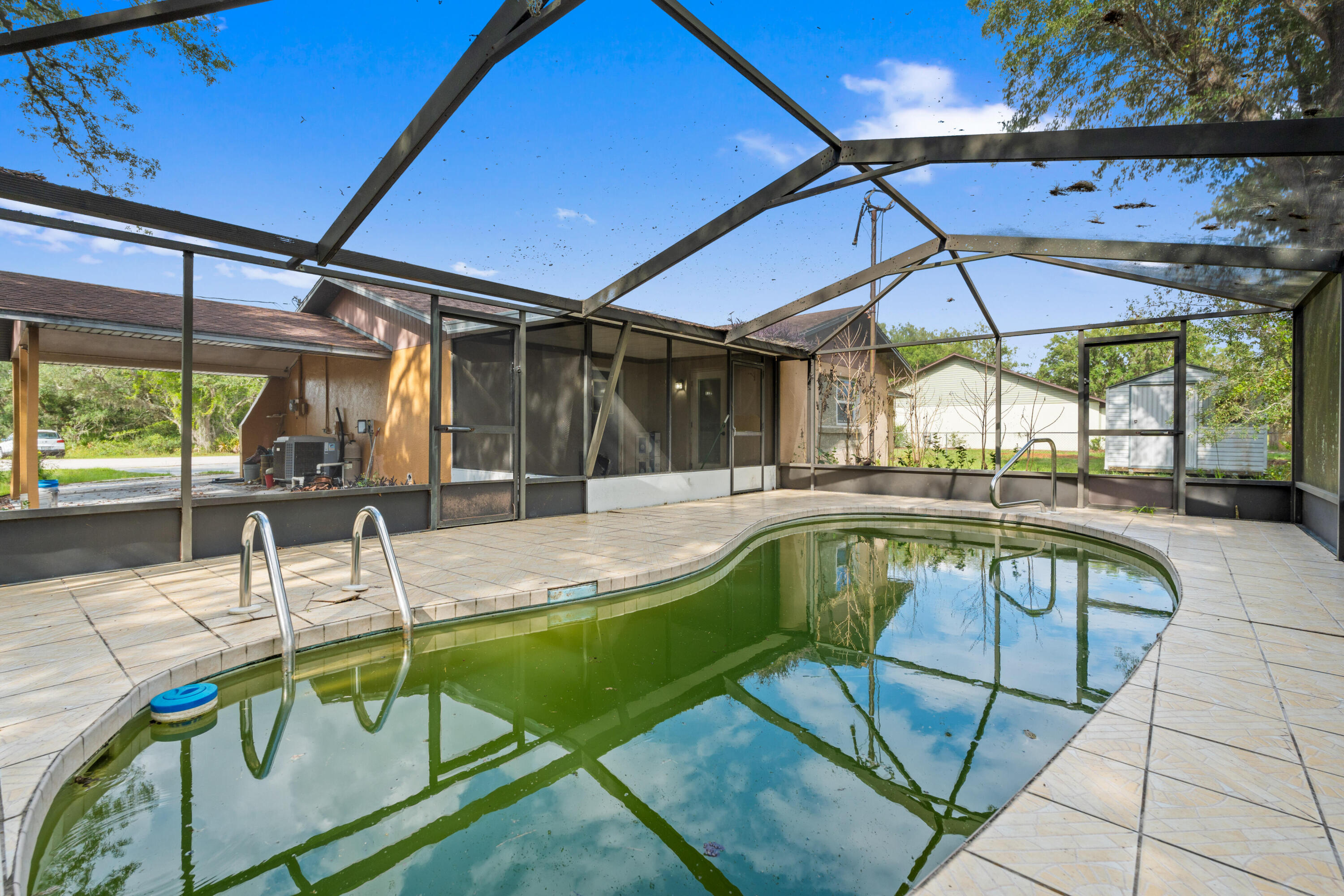 AVON PARK LAKES - Residential