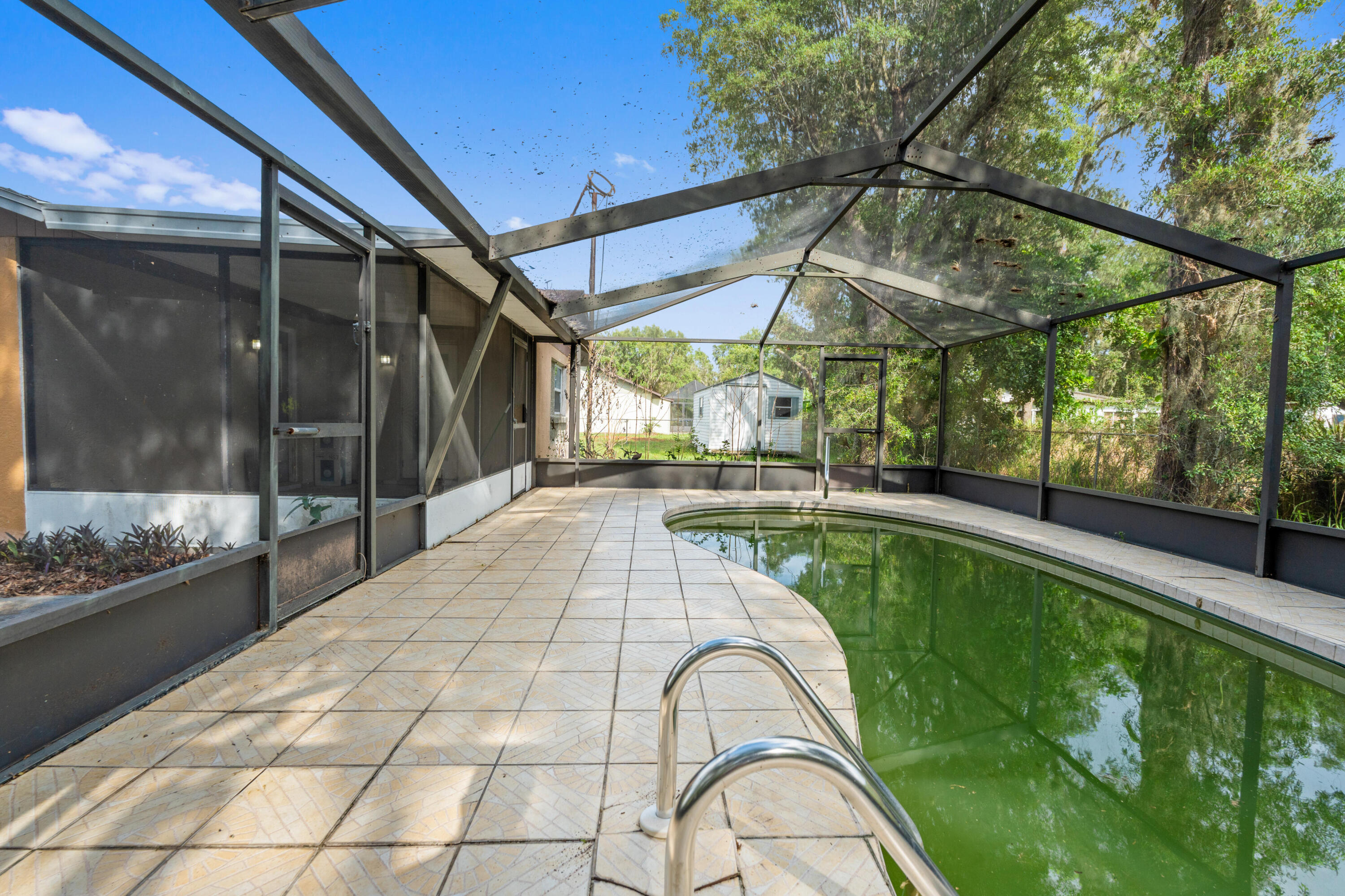 AVON PARK LAKES - Residential