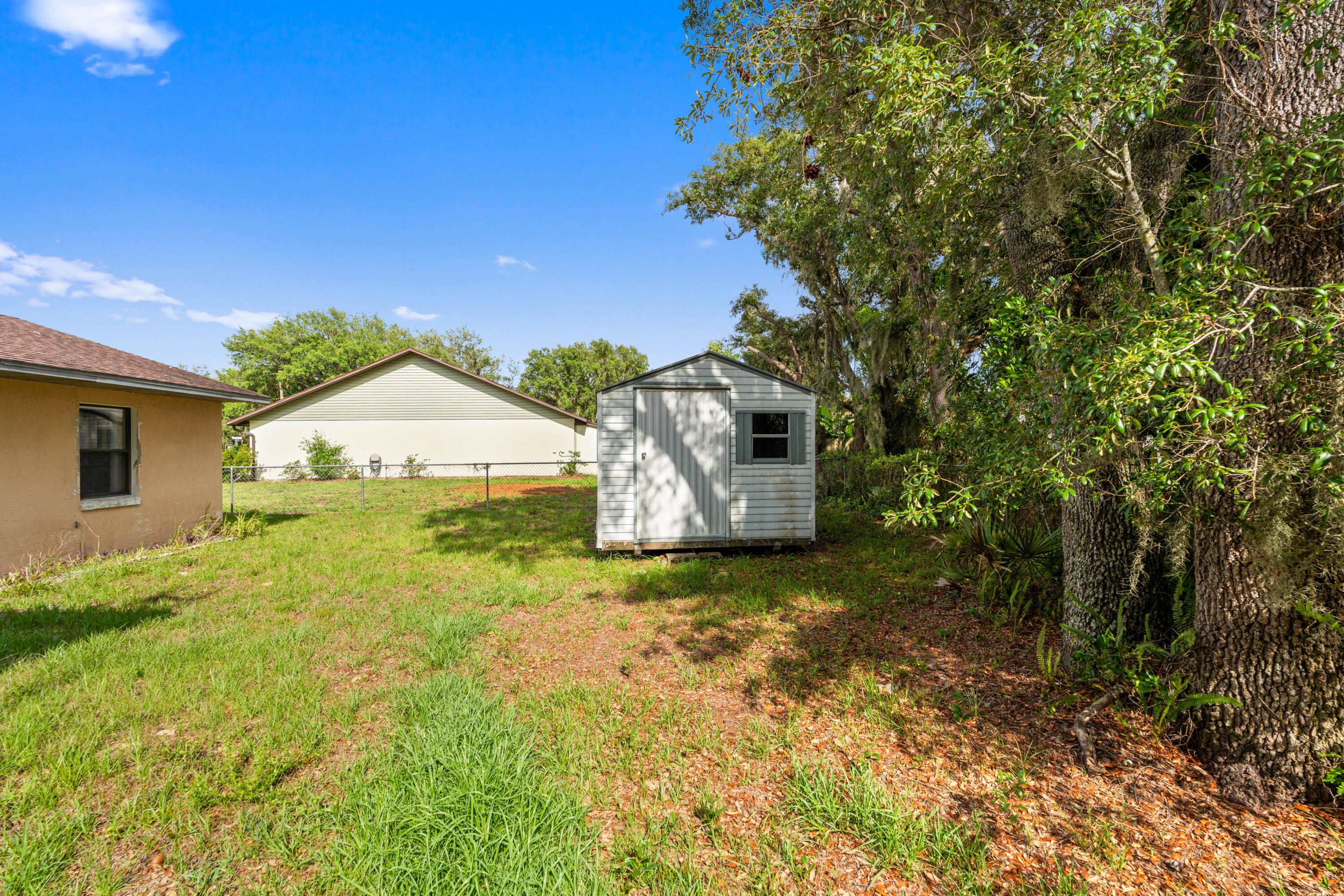 AVON PARK LAKES - Residential
