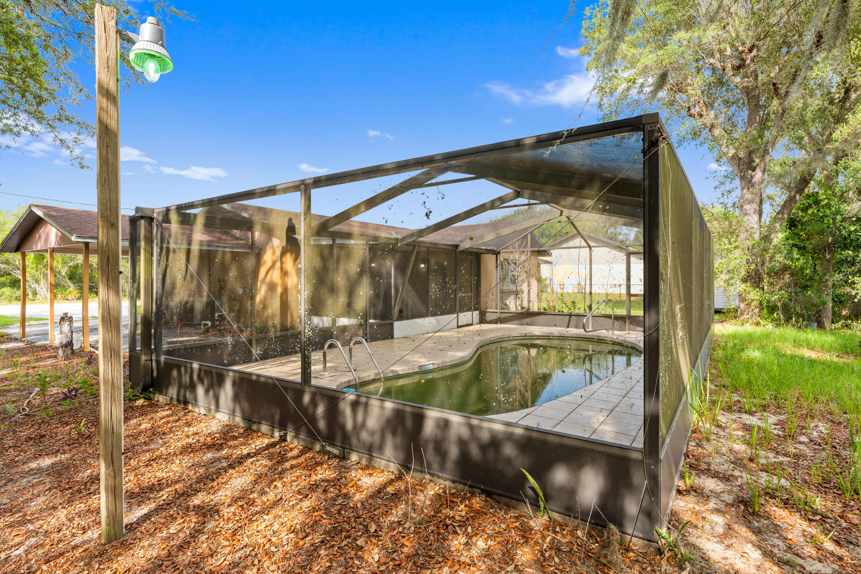 AVON PARK LAKES - Residential