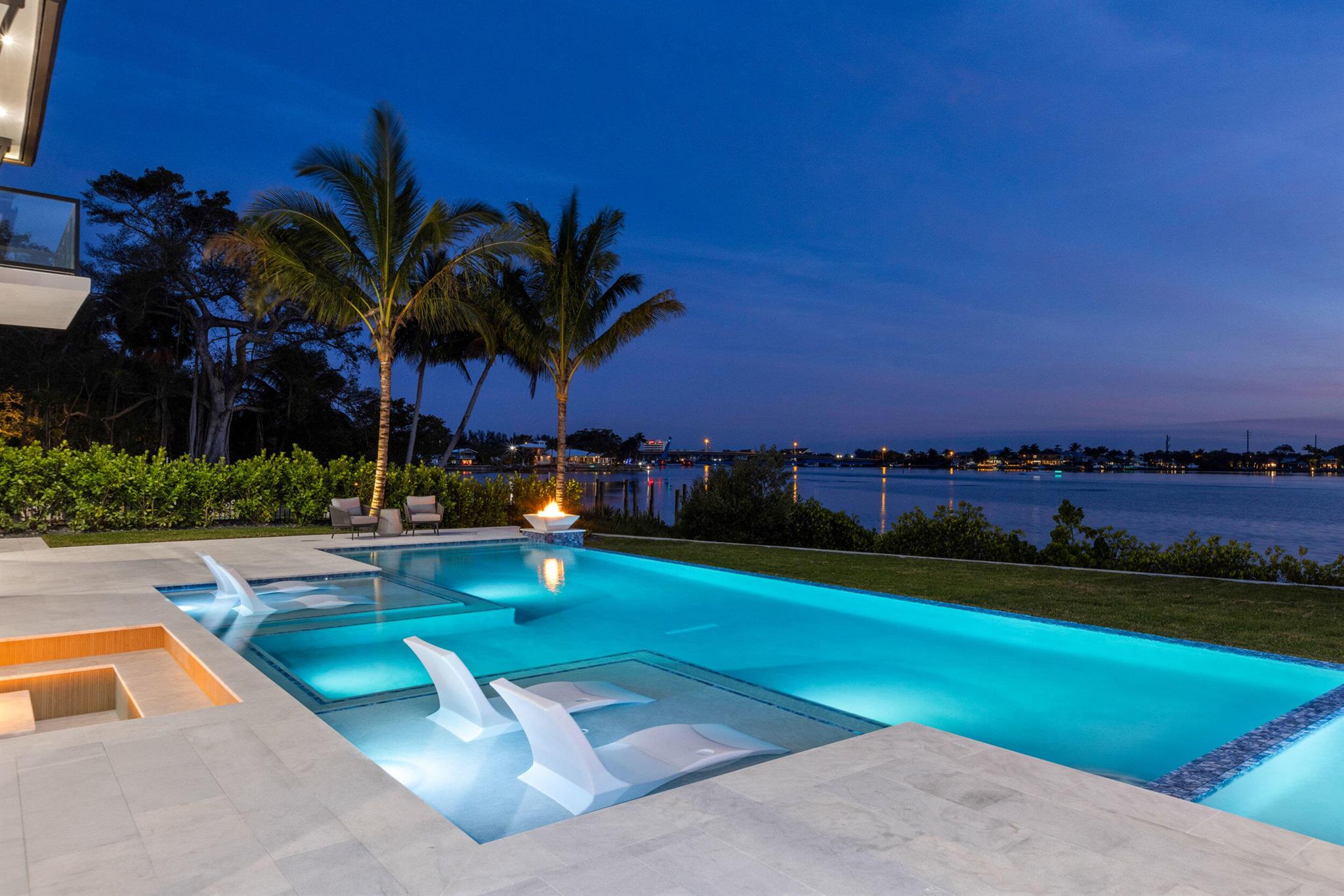 RIVERSIDE ON THE LOXAHATCHEE - Residential