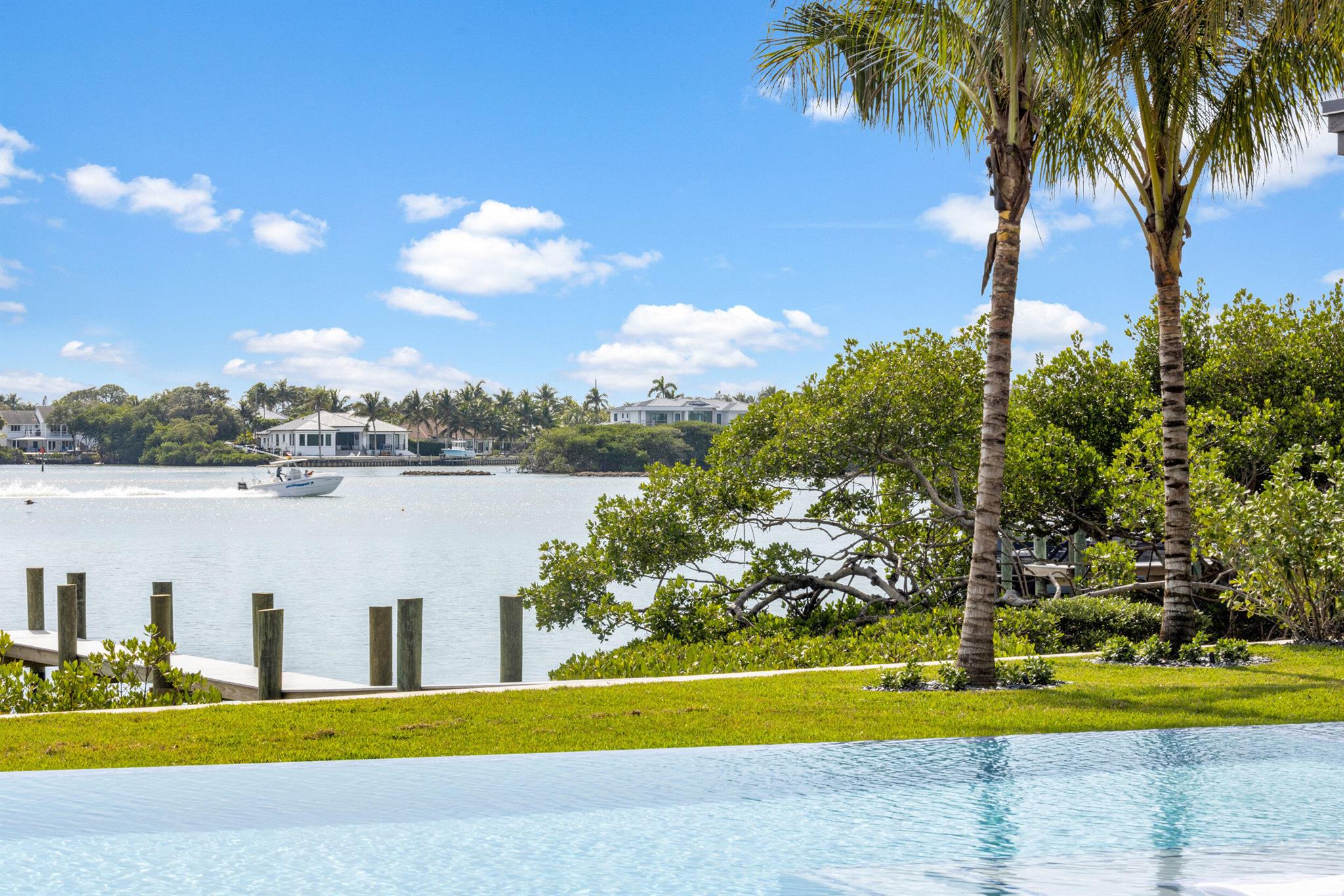 RIVERSIDE ON THE LOXAHATCHEE - Residential