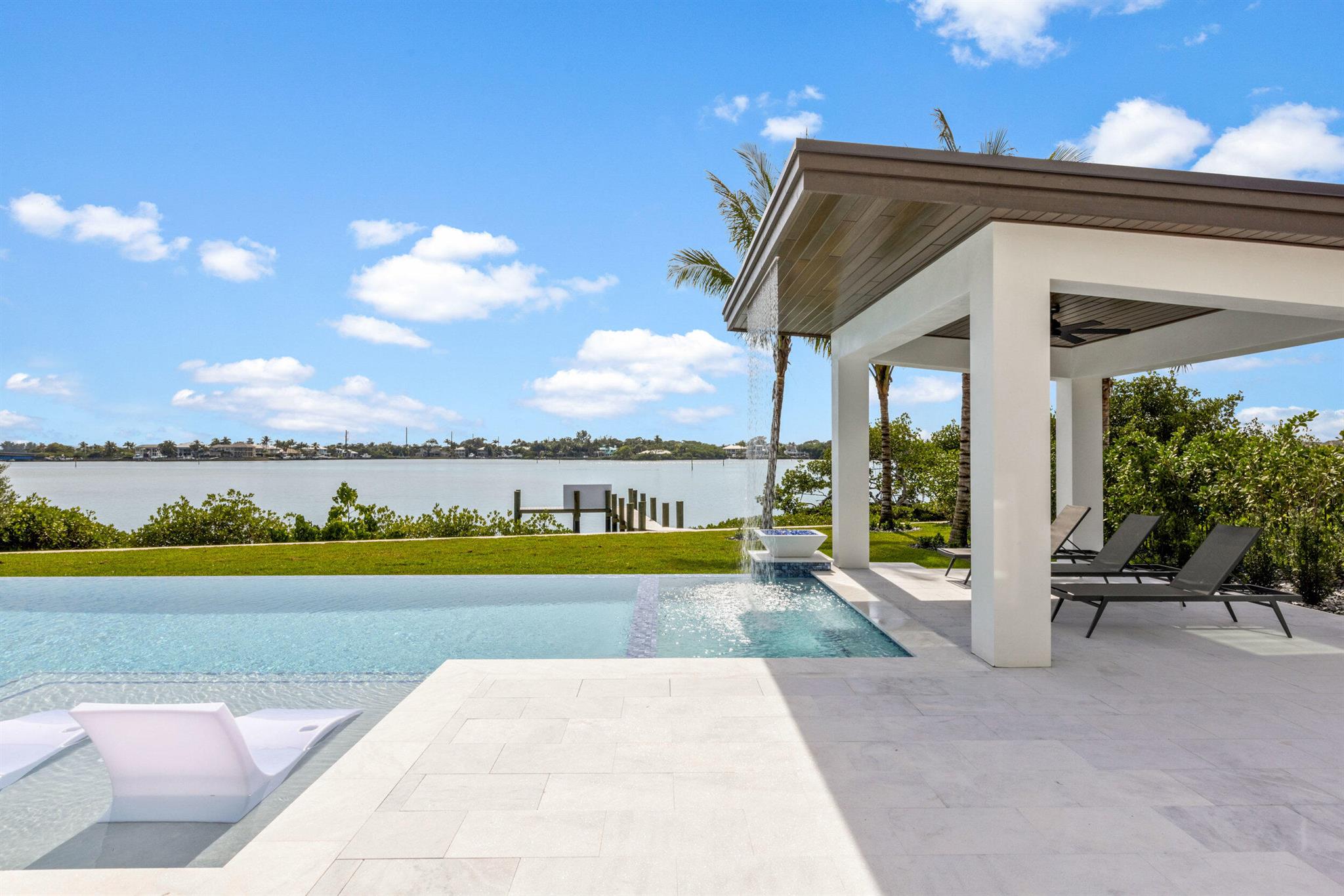 RIVERSIDE ON THE LOXAHATCHEE - Residential