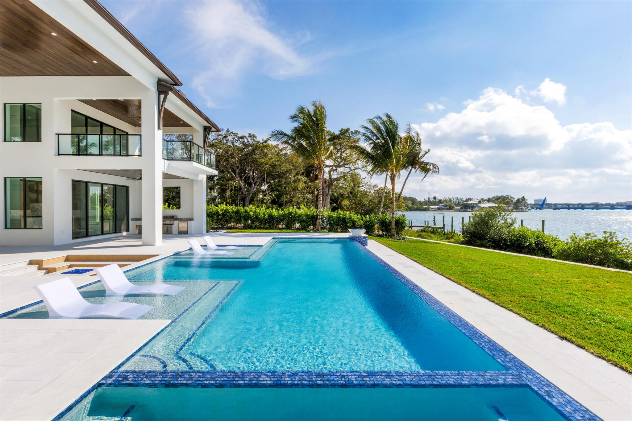 RIVERSIDE ON THE LOXAHATCHEE - Residential