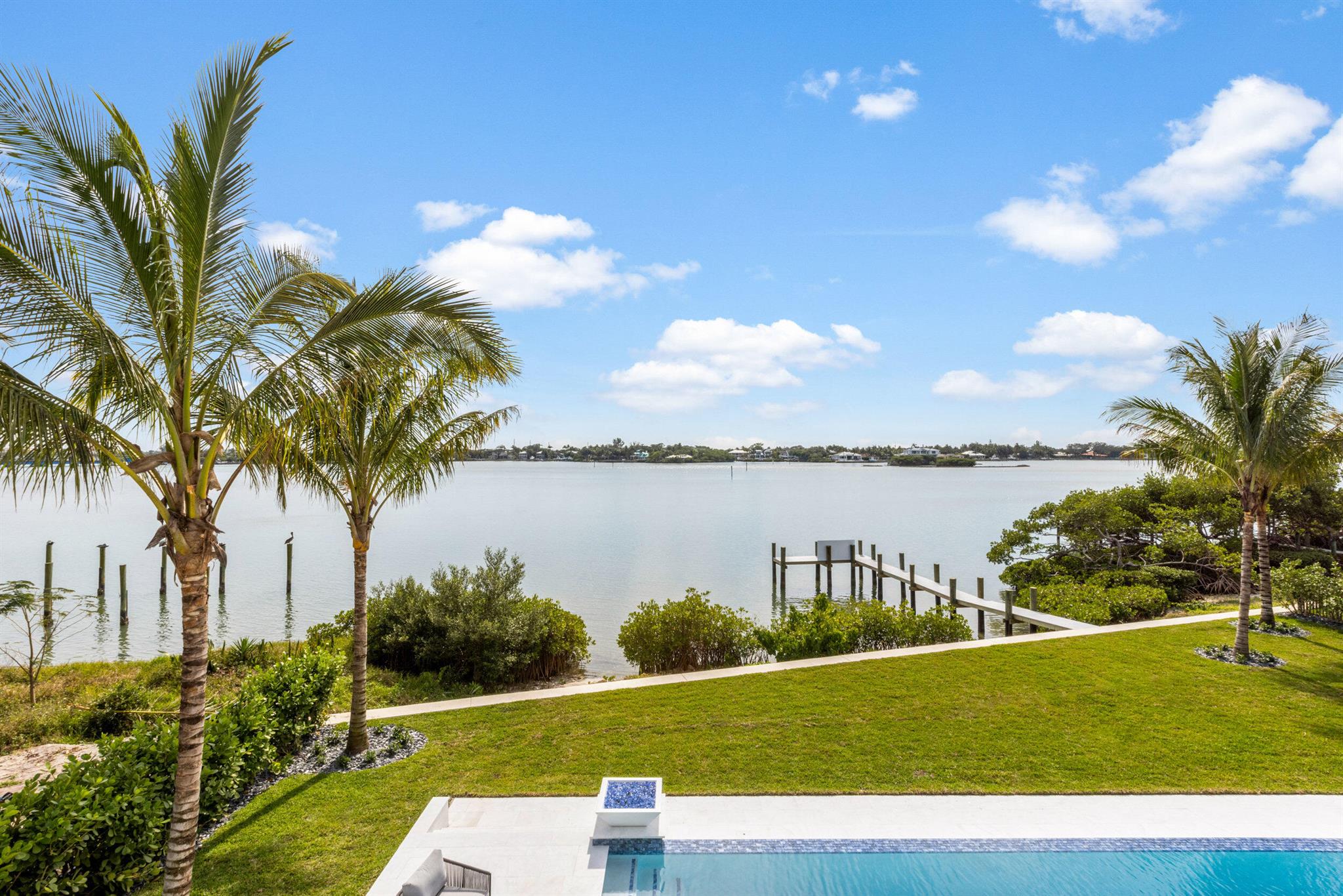 RIVERSIDE ON THE LOXAHATCHEE - Residential