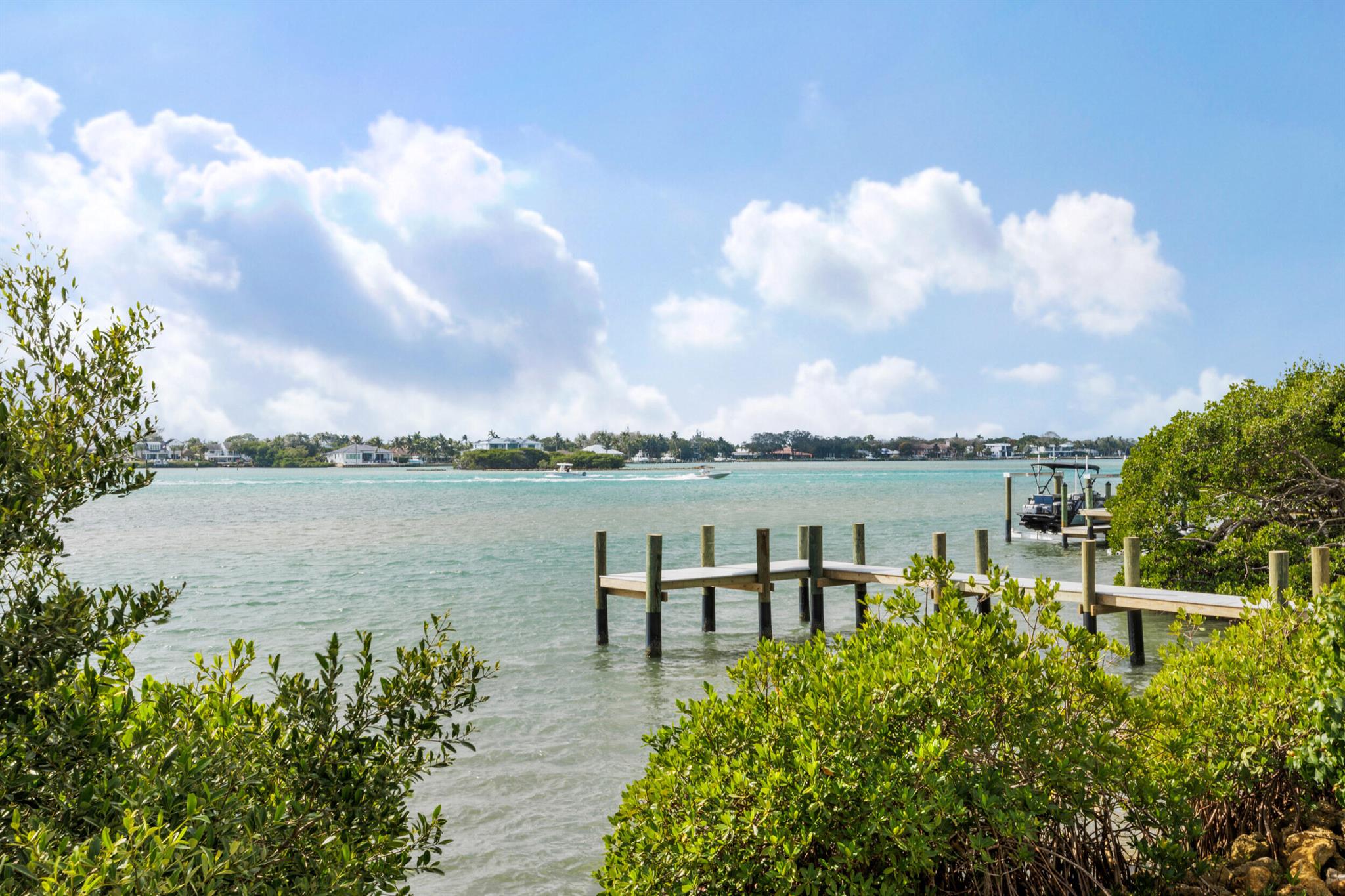 RIVERSIDE ON THE LOXAHATCHEE - Residential