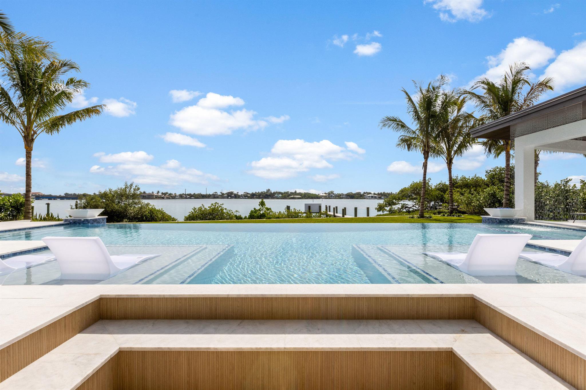 RIVERSIDE ON THE LOXAHATCHEE - Residential