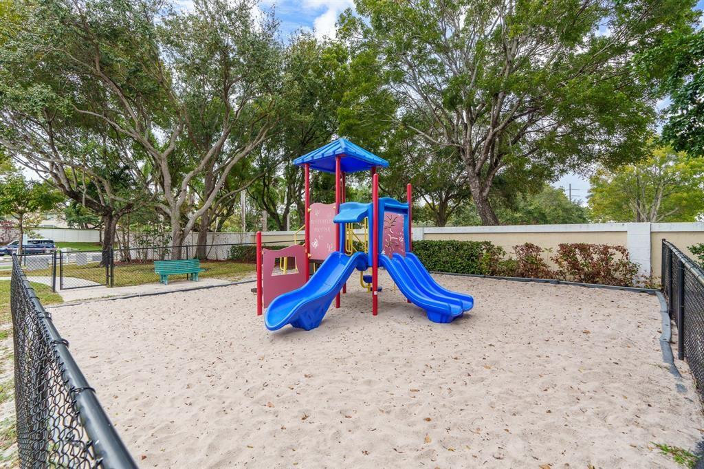 BANYAN OAKRIDGE COMMERCIAL PLAT - Residential