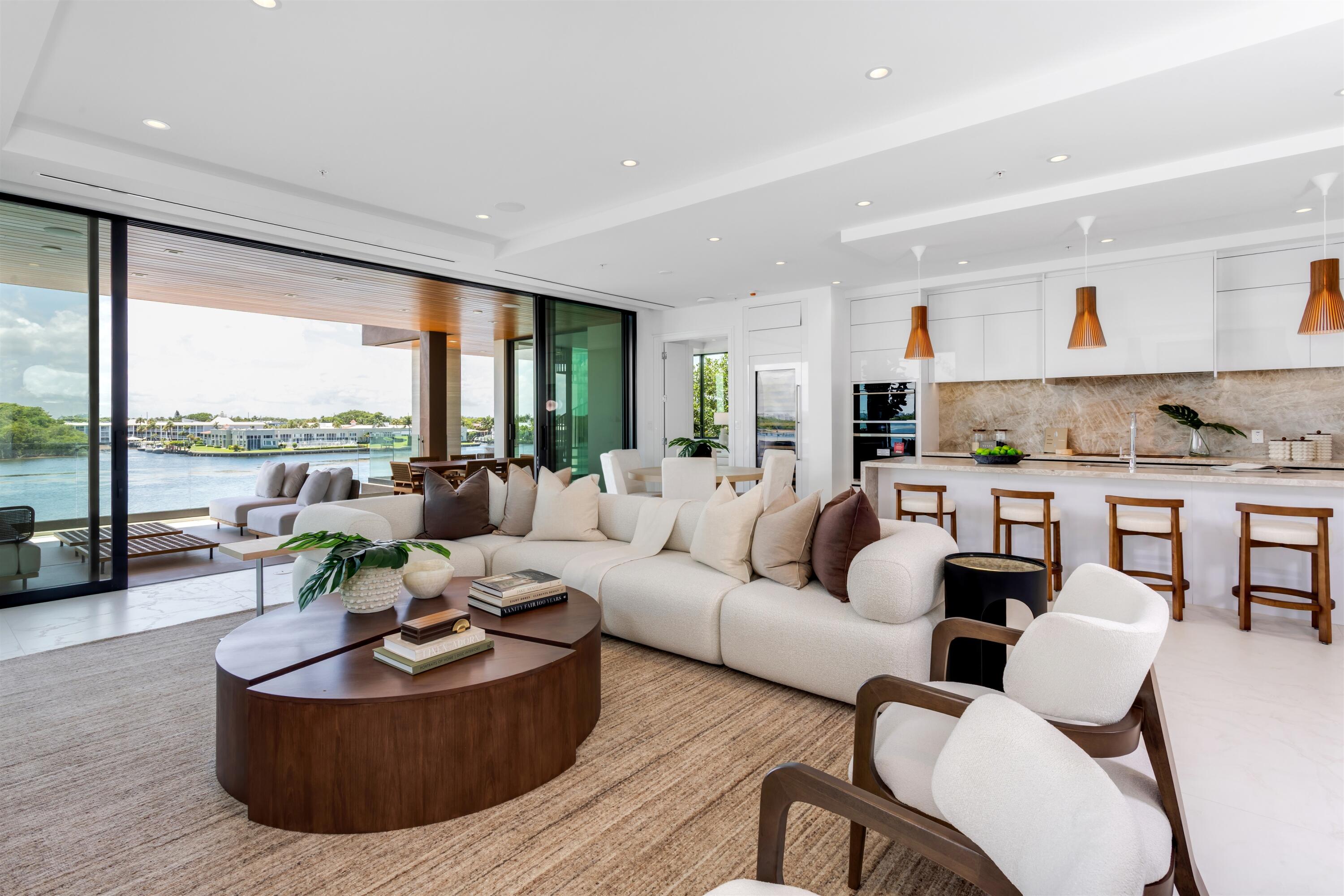 MANATEE POINTE AT LAGO MAR CONDO - Residential