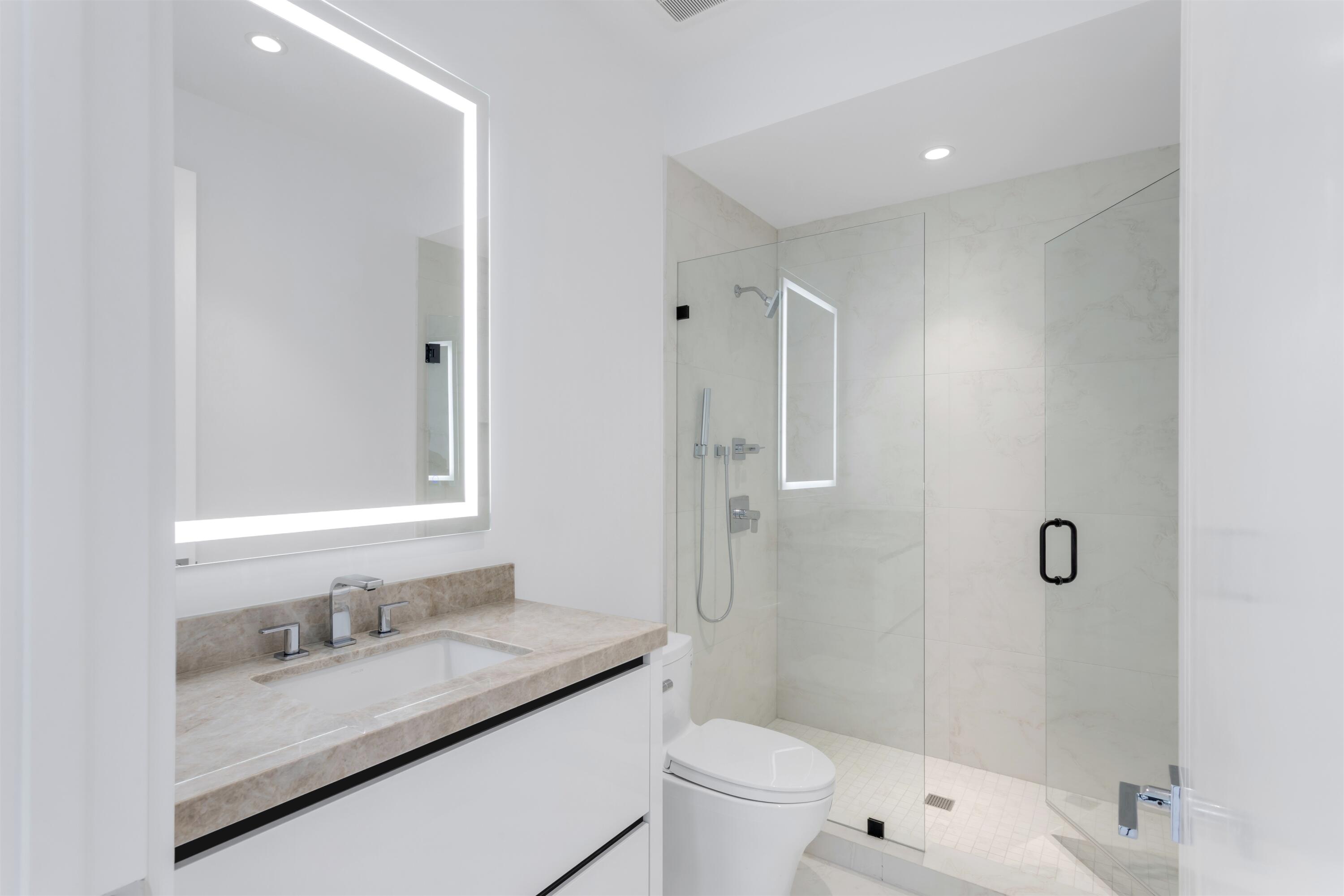 MANATEE POINTE AT LAGO MAR CONDO - Residential