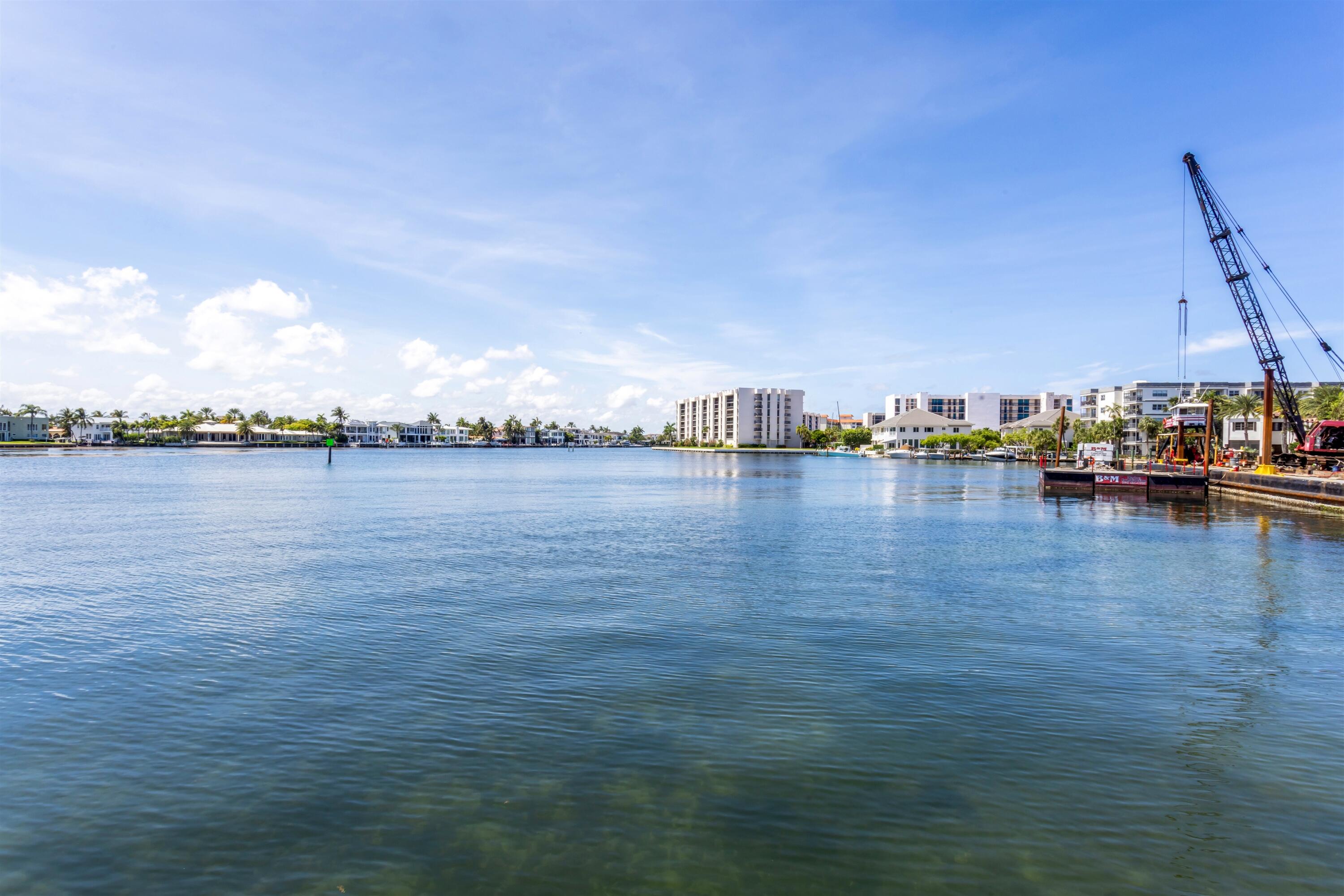 MANATEE POINTE AT LAGO MAR CONDO - Residential