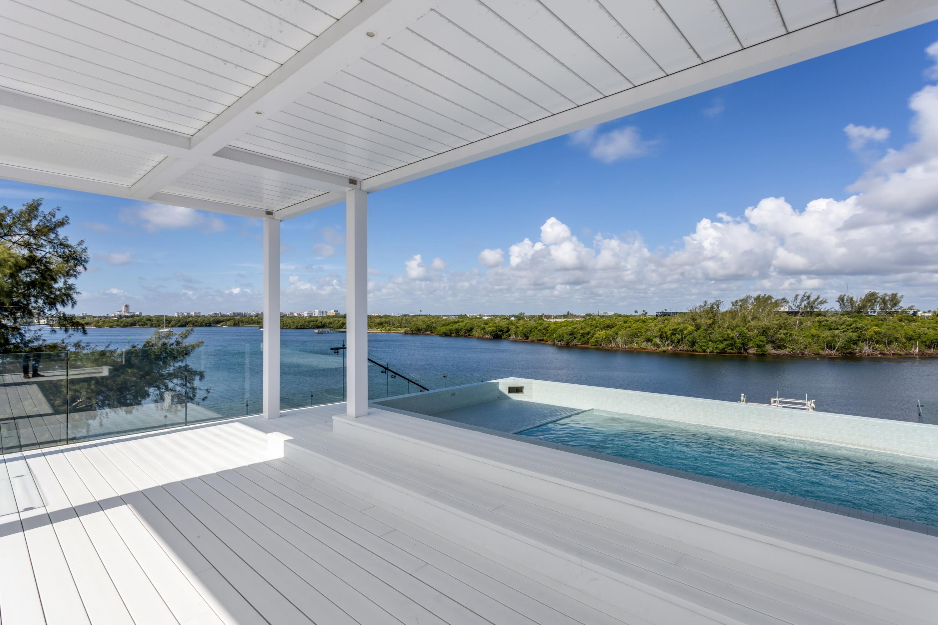 MANATEE POINTE AT LAGO MAR CONDO - Residential