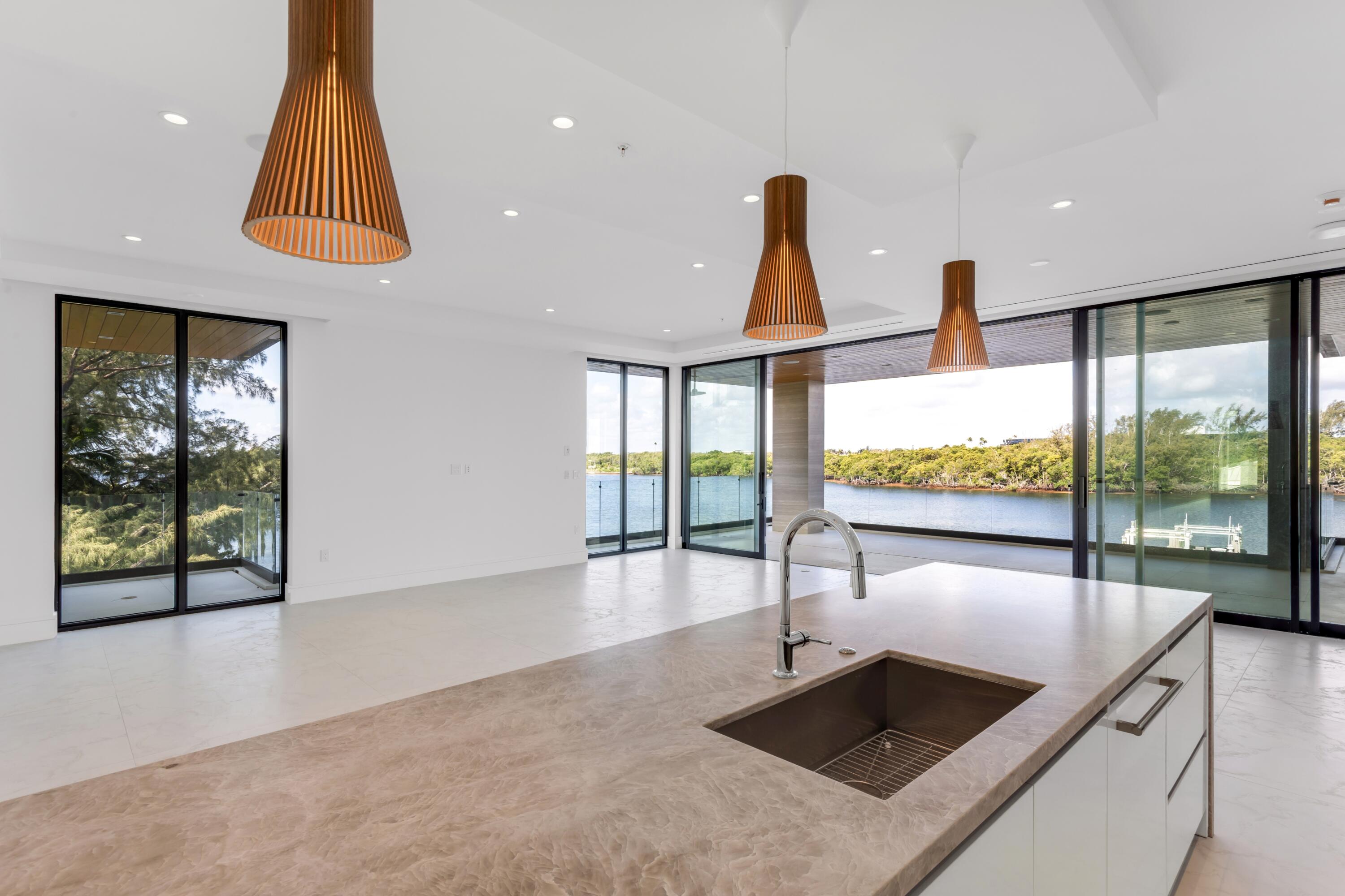 MANATEE POINTE AT LAGO MAR CONDO - Residential