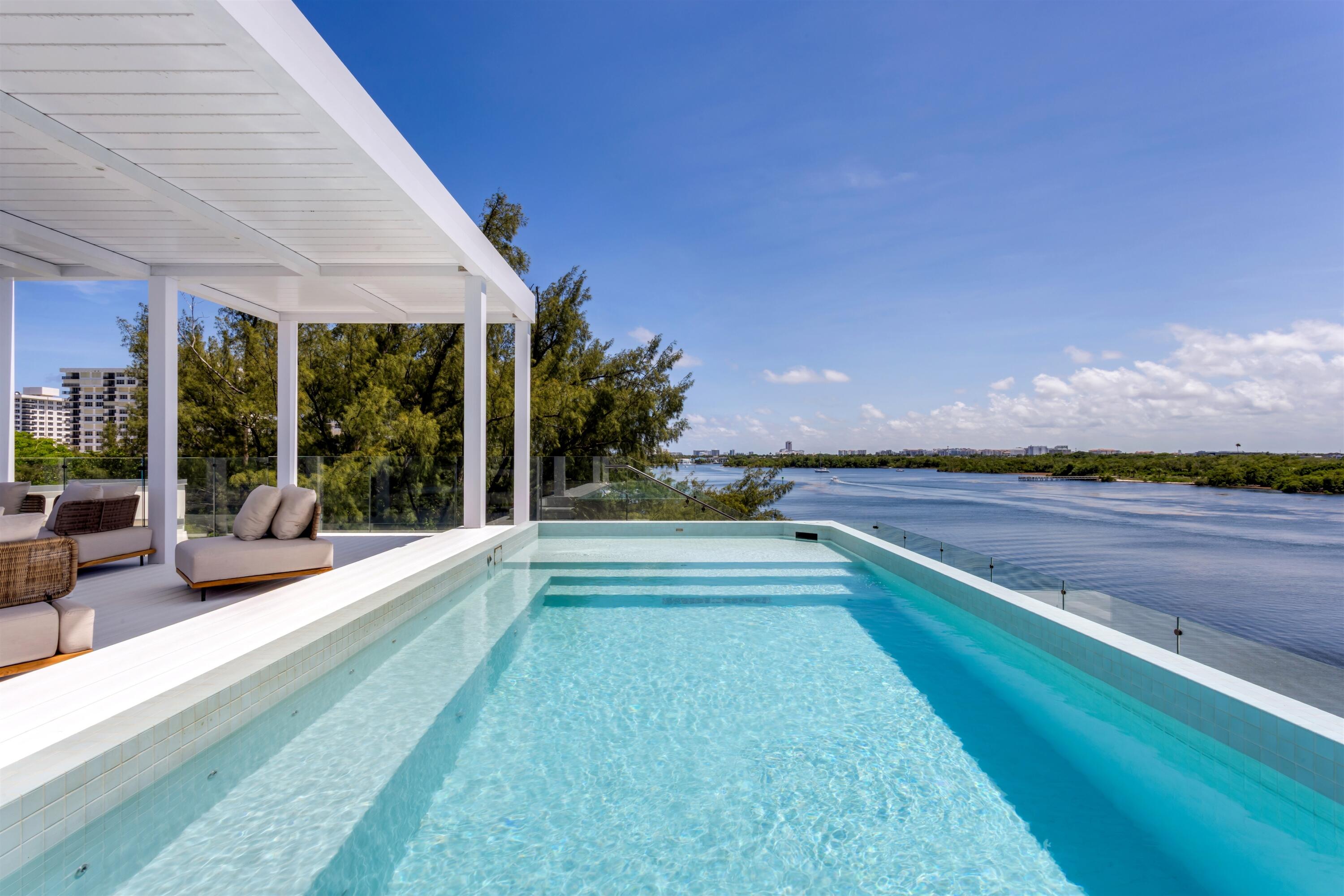 MANATEE POINTE AT LAGO MAR CONDO - Residential