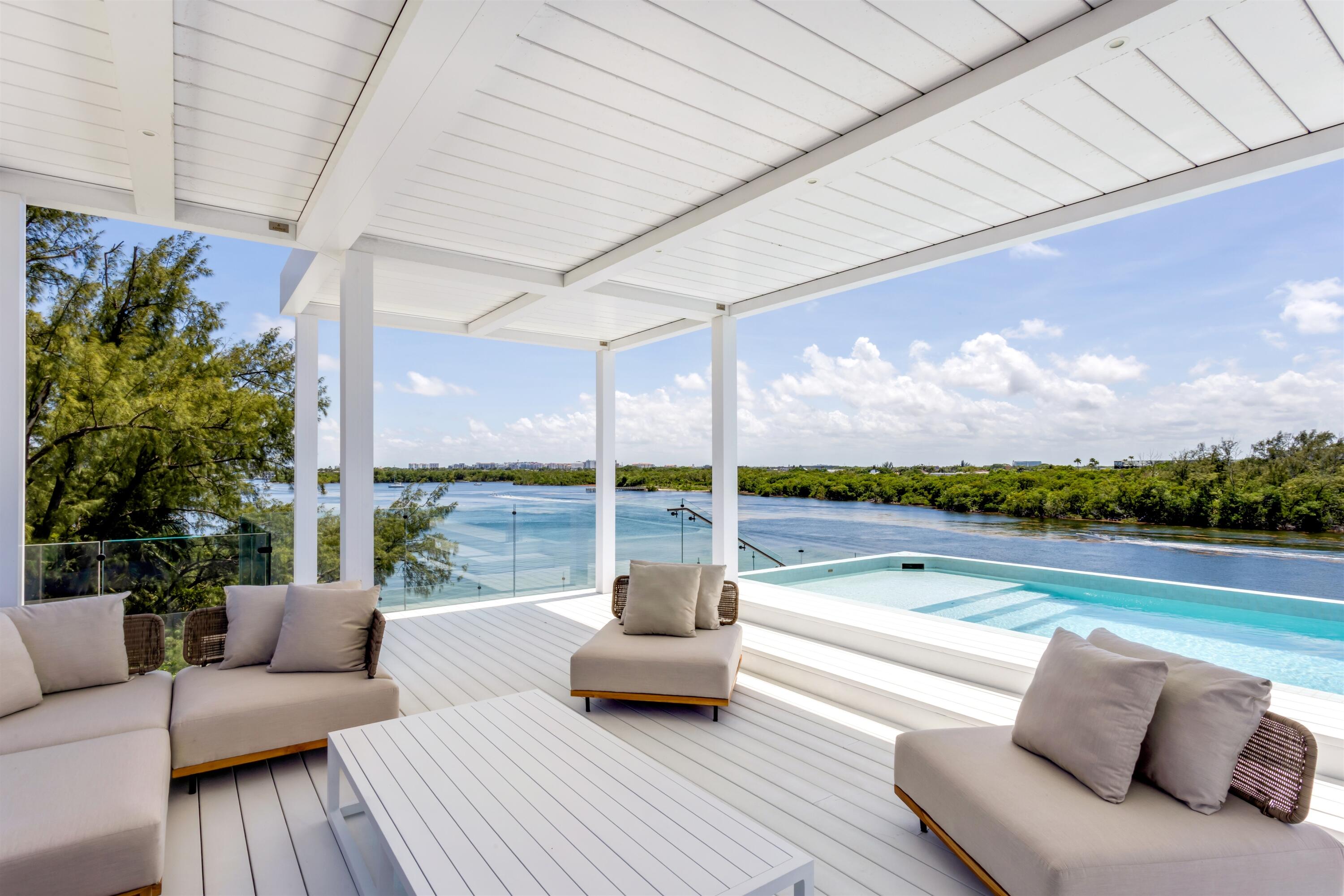 MANATEE POINTE AT LAGO MAR CONDO - Residential