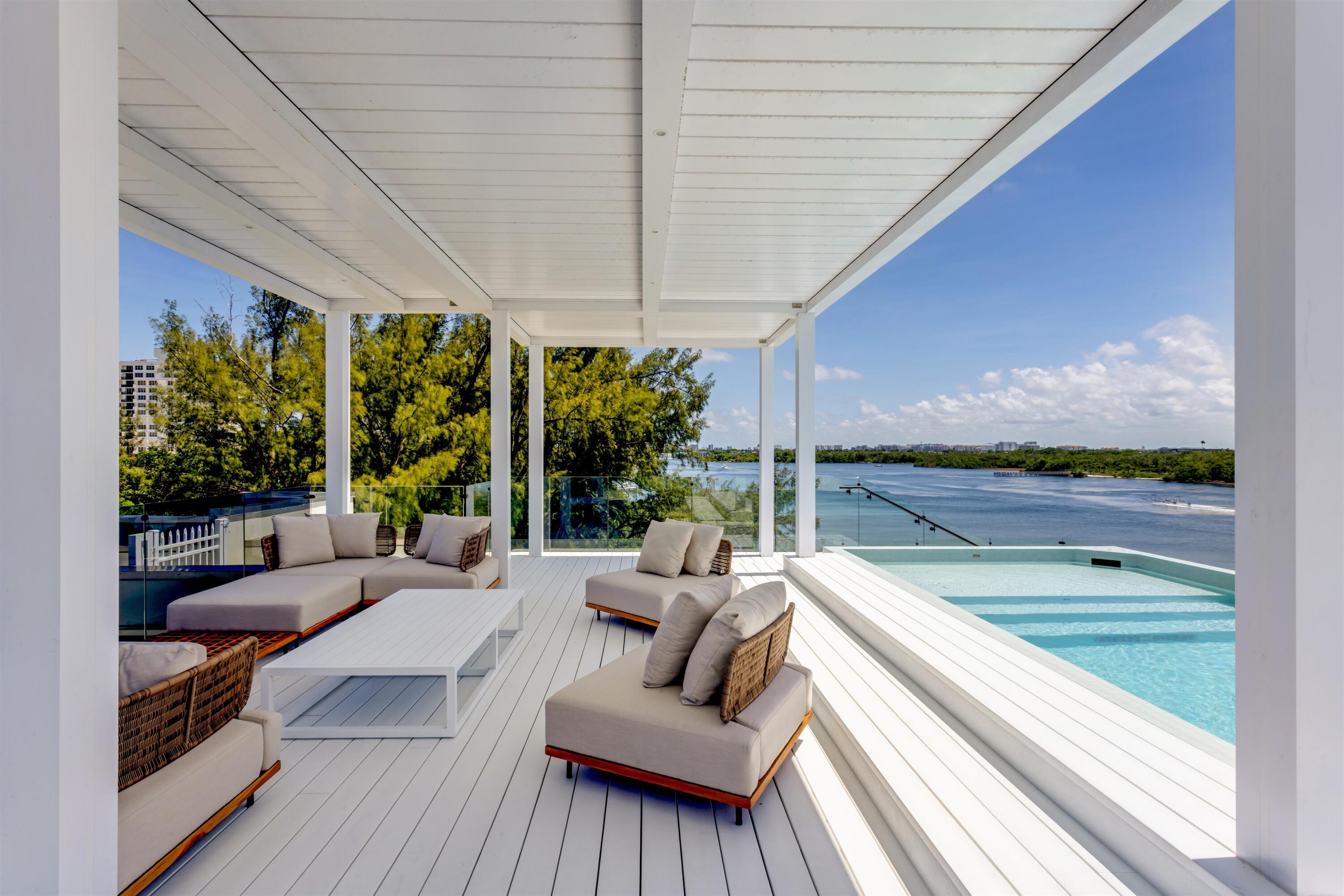 MANATEE POINTE AT LAGO MAR CONDO - Residential