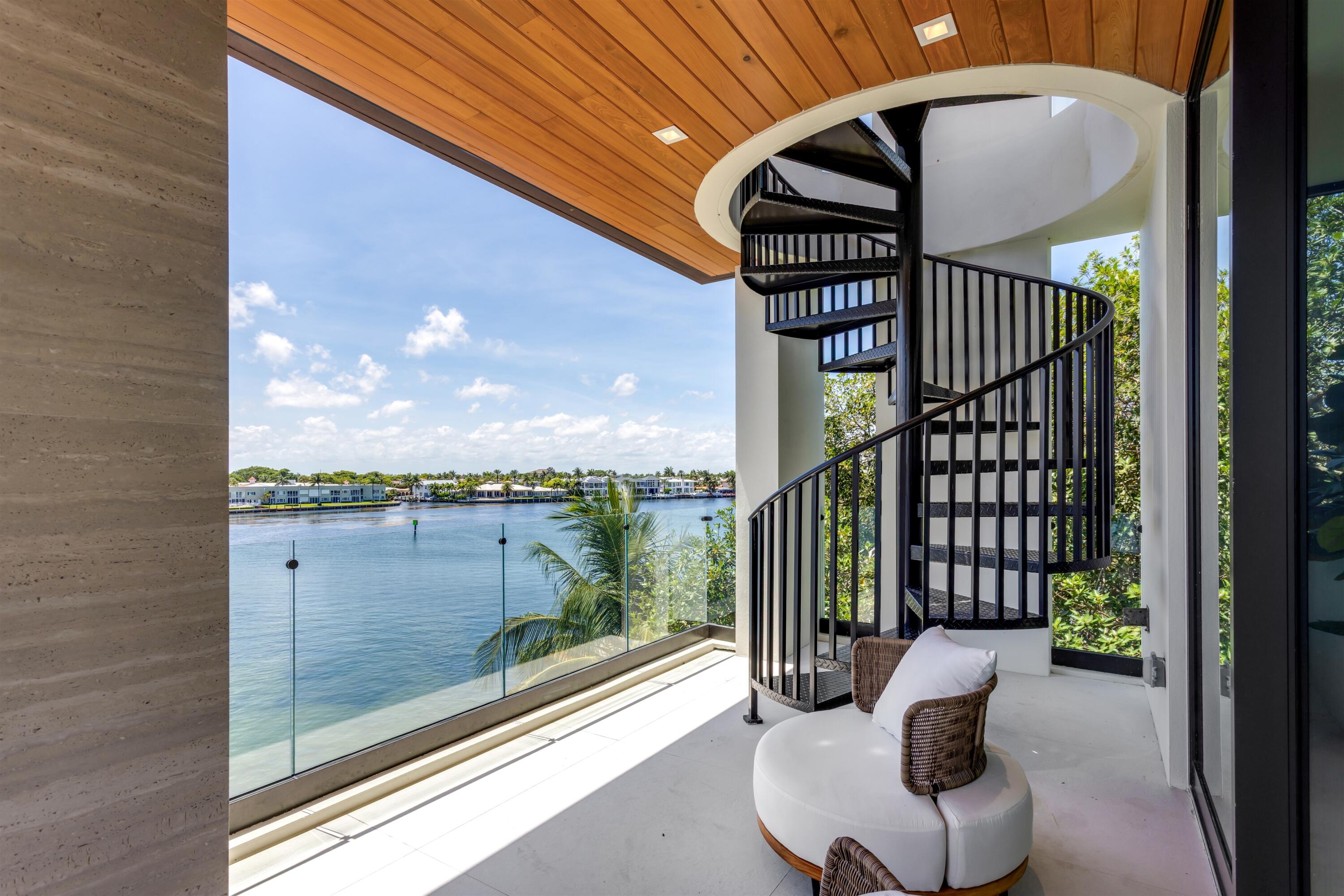MANATEE POINTE AT LAGO MAR CONDO - Residential