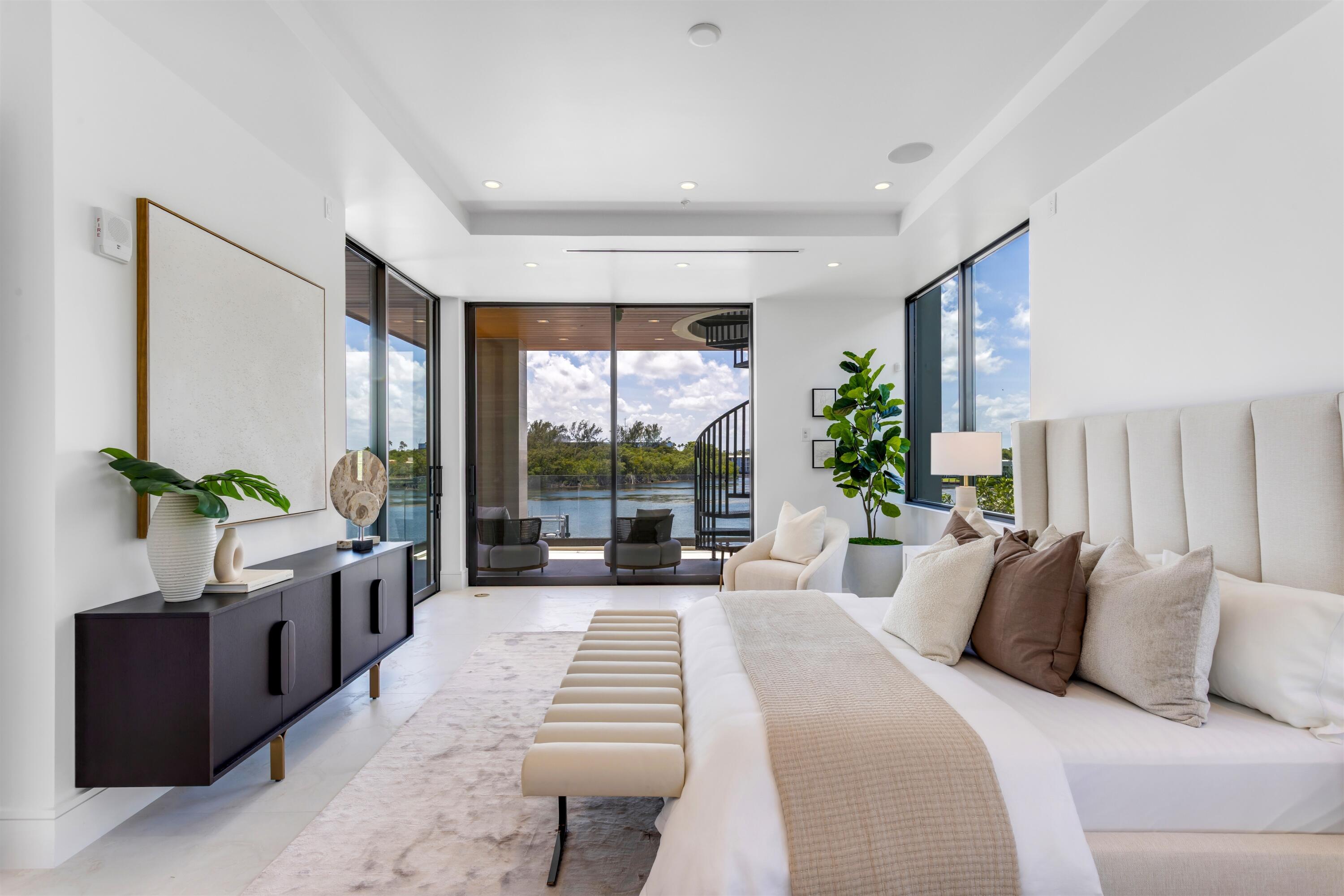 MANATEE POINTE AT LAGO MAR CONDO - Residential