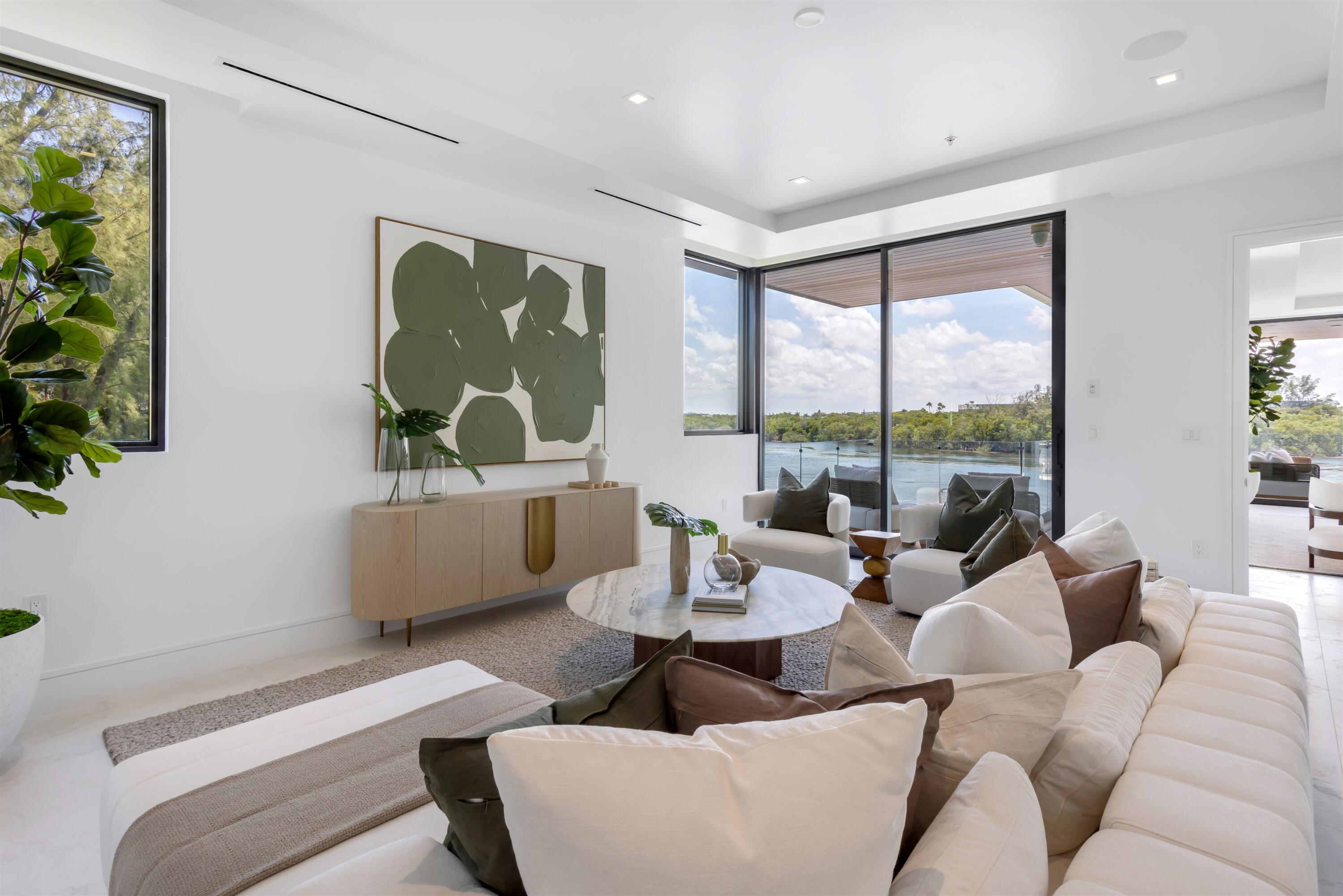 MANATEE POINTE AT LAGO MAR CONDO - Residential