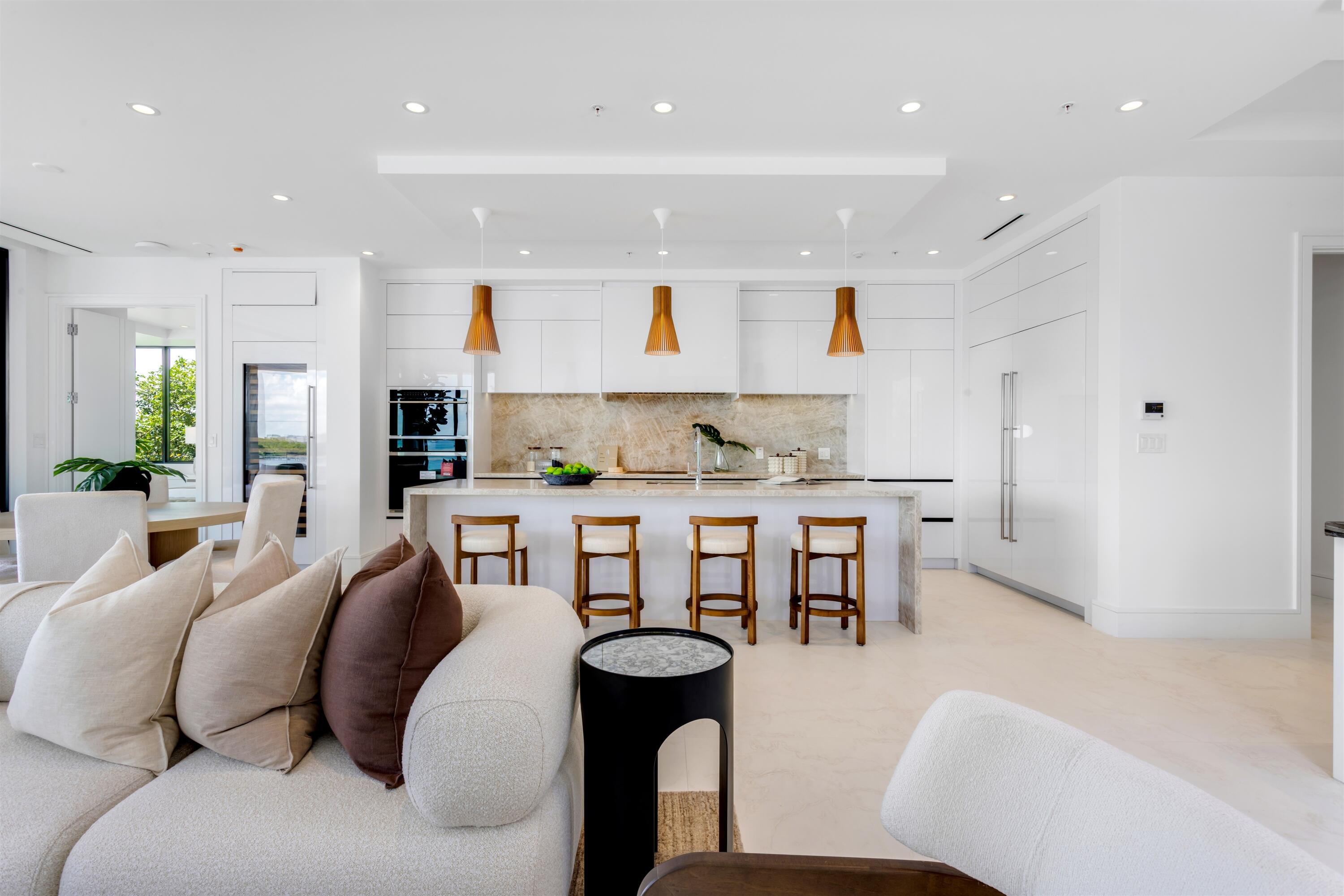 MANATEE POINTE AT LAGO MAR CONDO - Residential